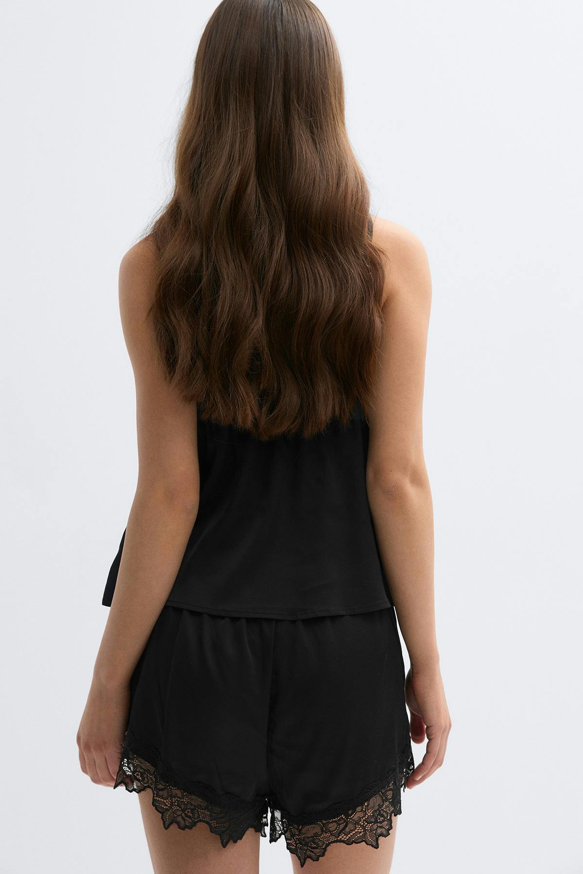 Satin loungewear shorts - Gardenia