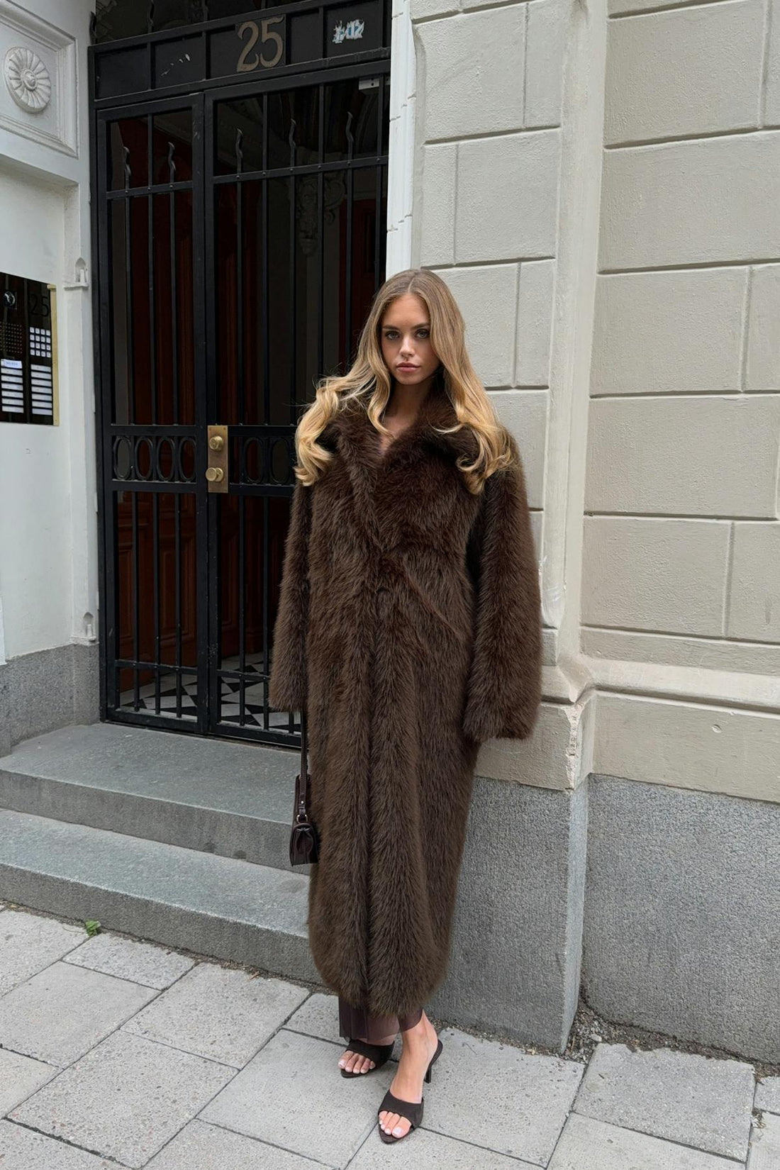 Faux fur long coat - Marron foncé