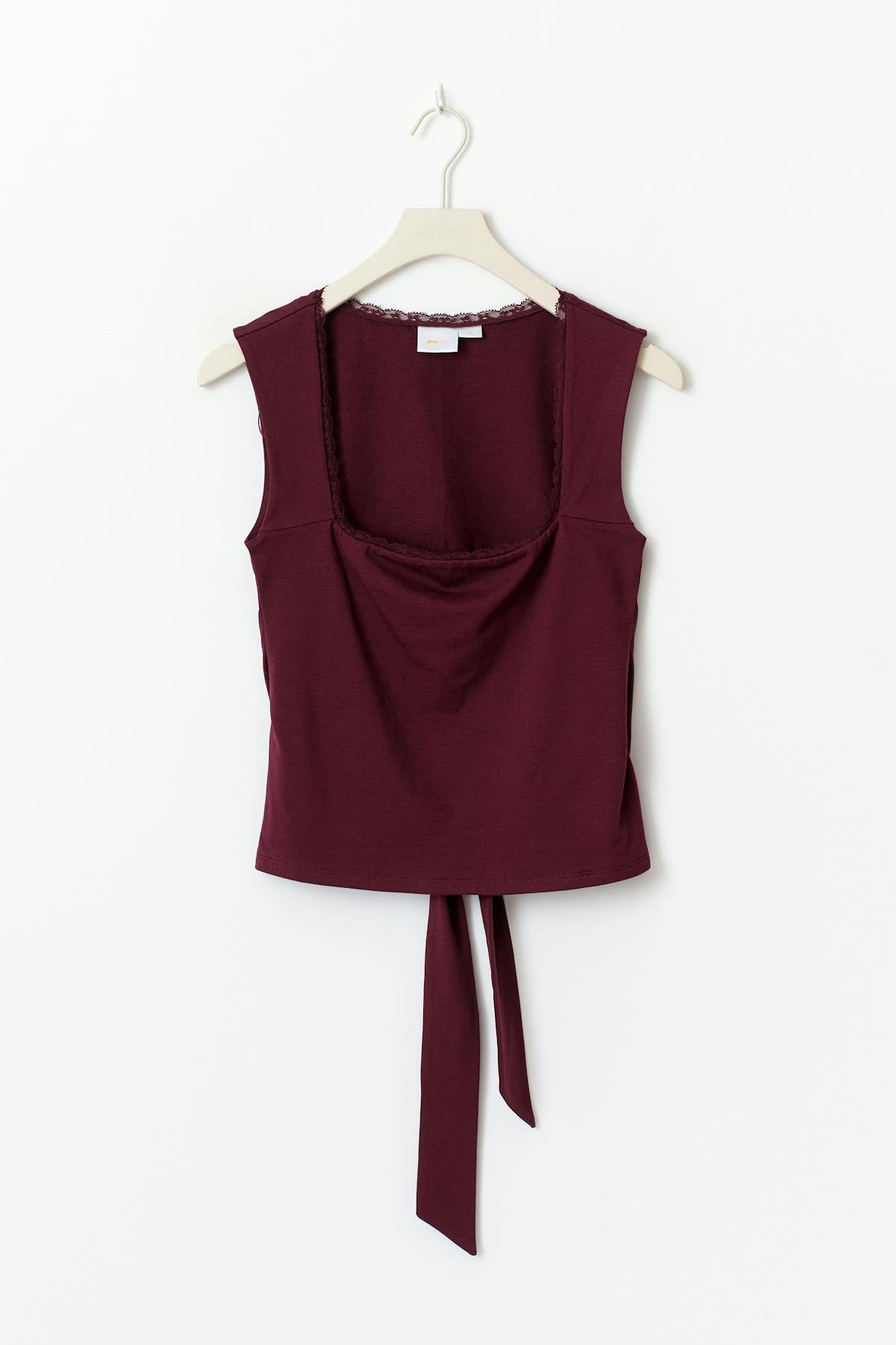 14+ lace open back top - Bordeaux