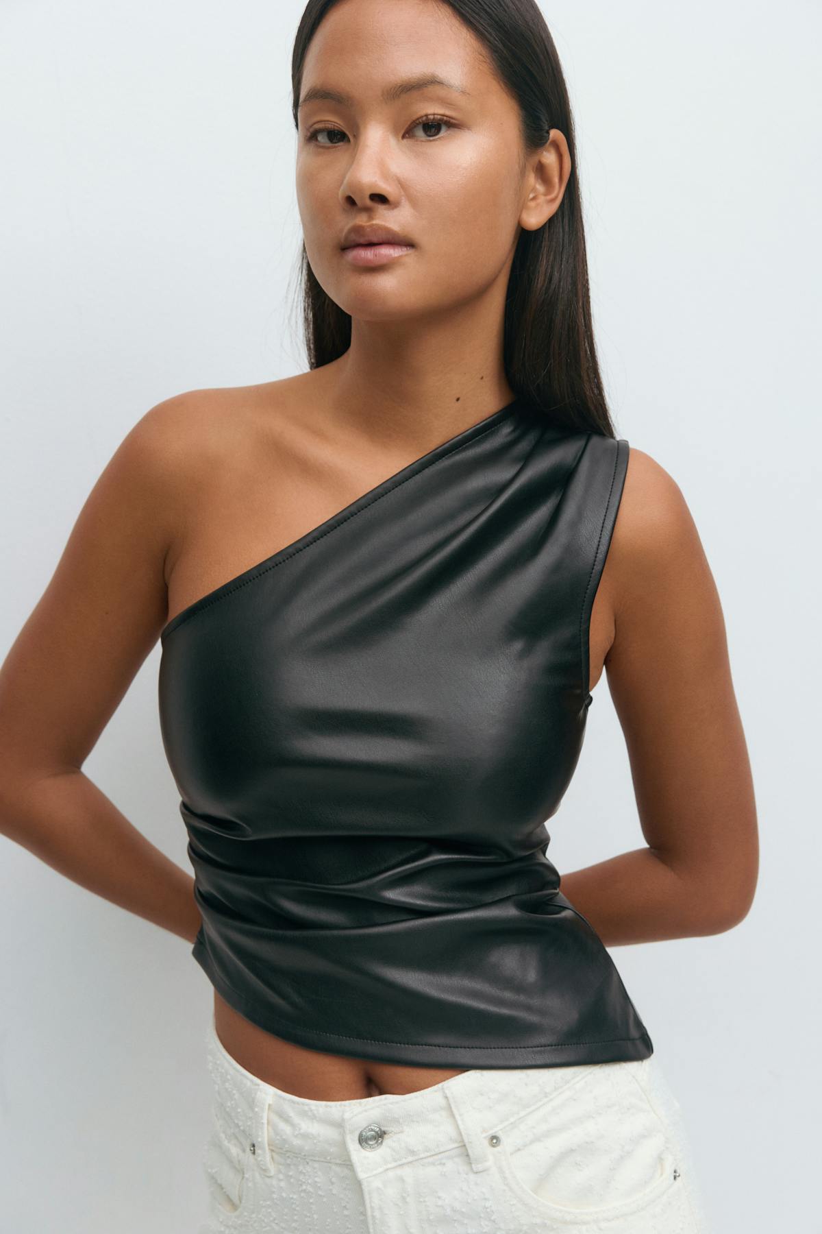 One shoulder pu top - Noir