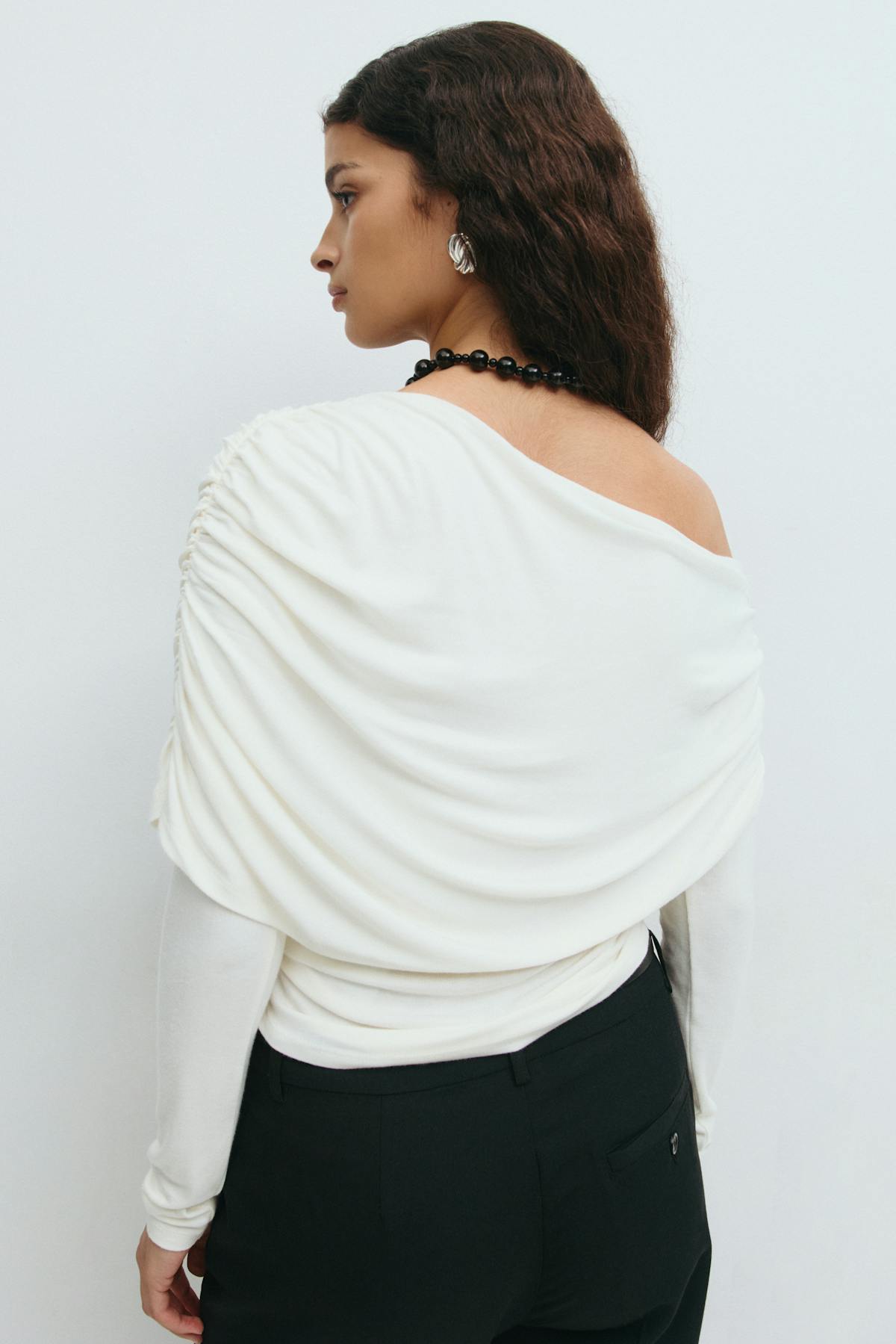 Sloped shoulder cape top - Crème