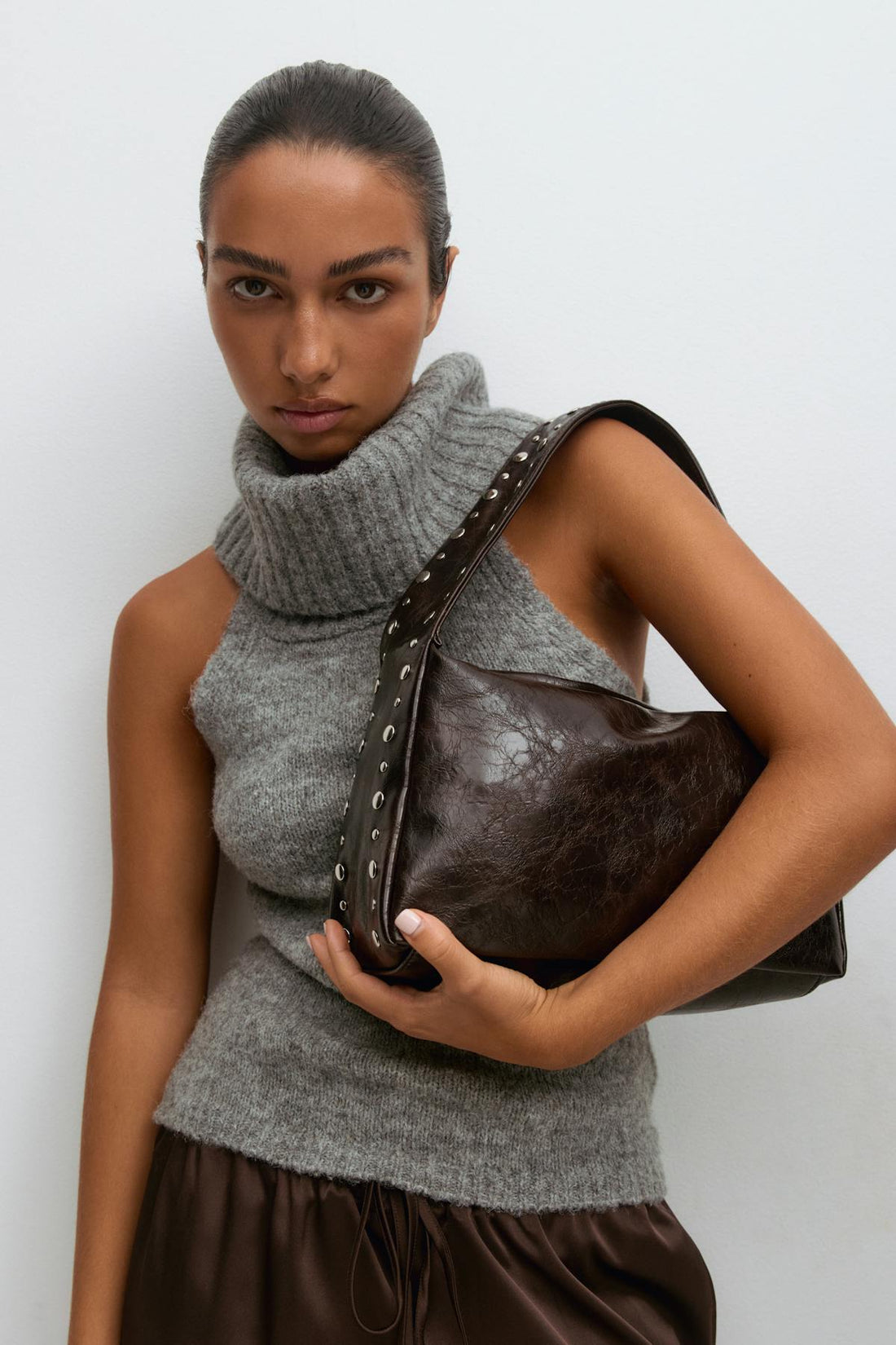 Small slouchy studded bag - Marron foncé