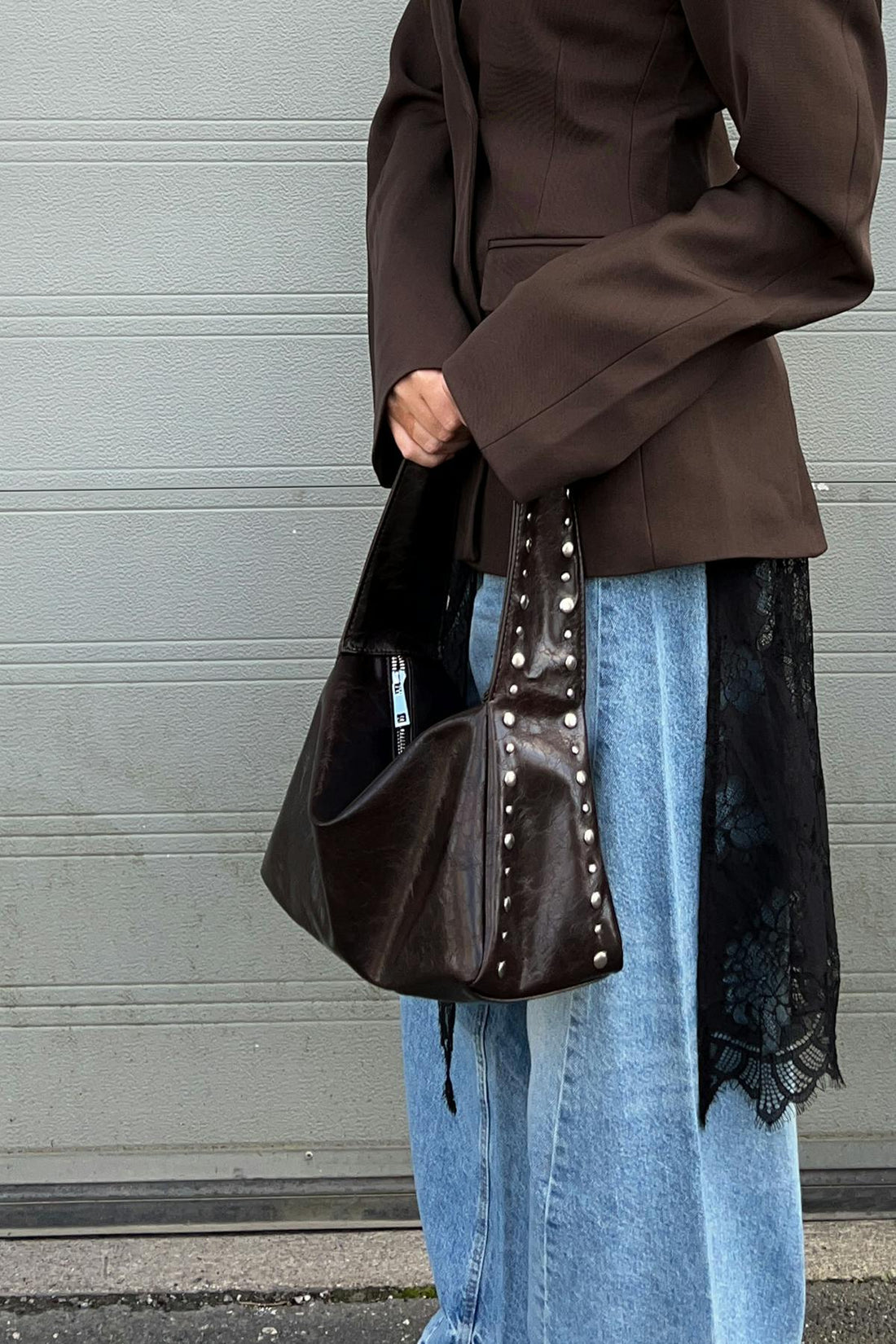 Small slouchy studded bag - Marron foncé