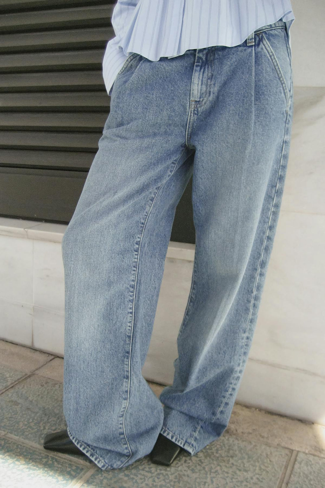 Pleated slouchy jeans - Mid blue