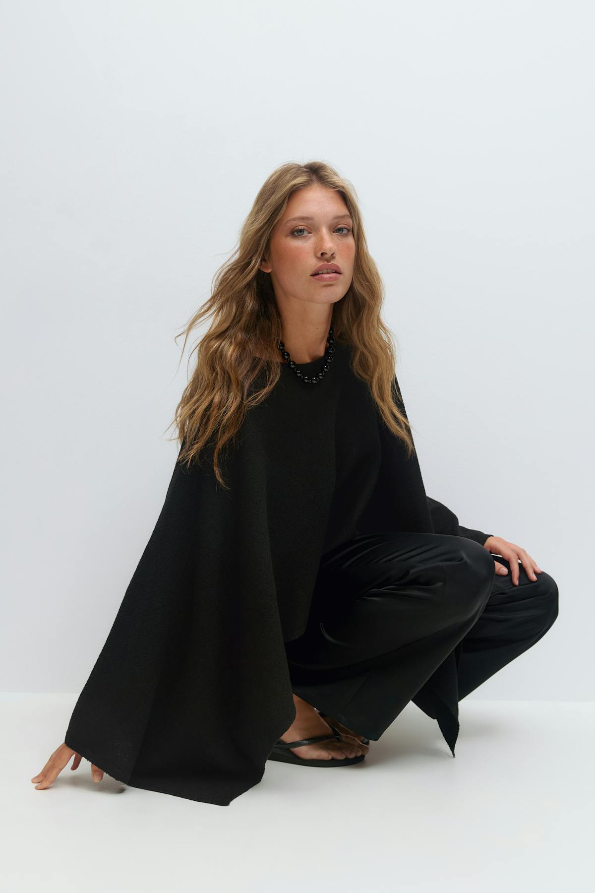 Knitted cape top - Navy blazer