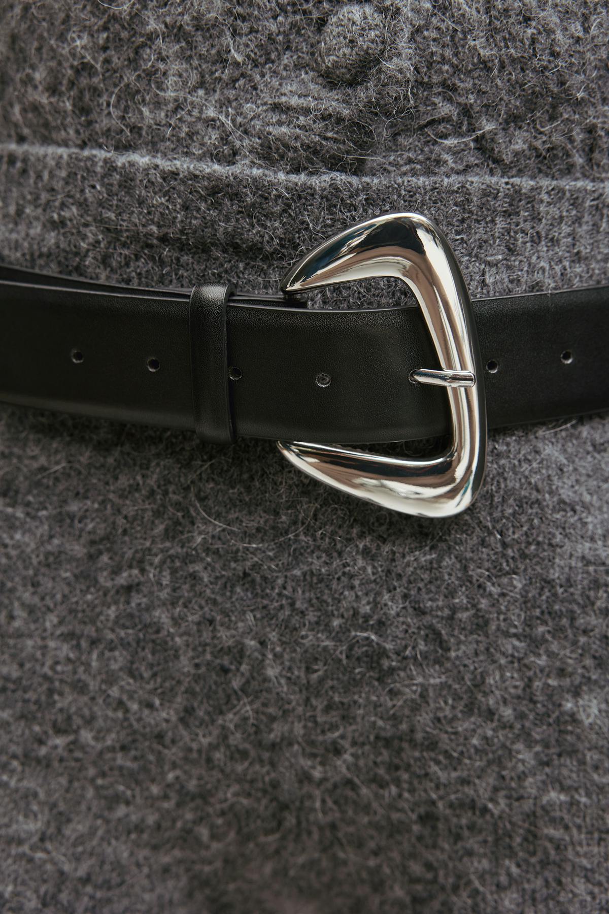 Chunky buckel belt