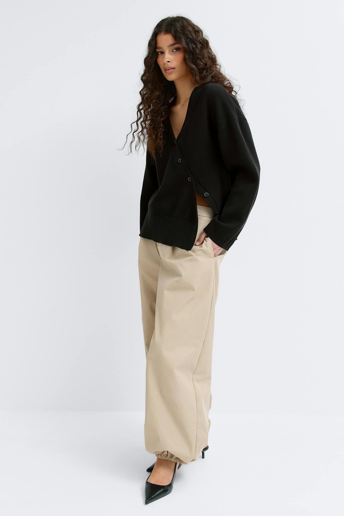 Asymmetric knitted cardigan - Beige