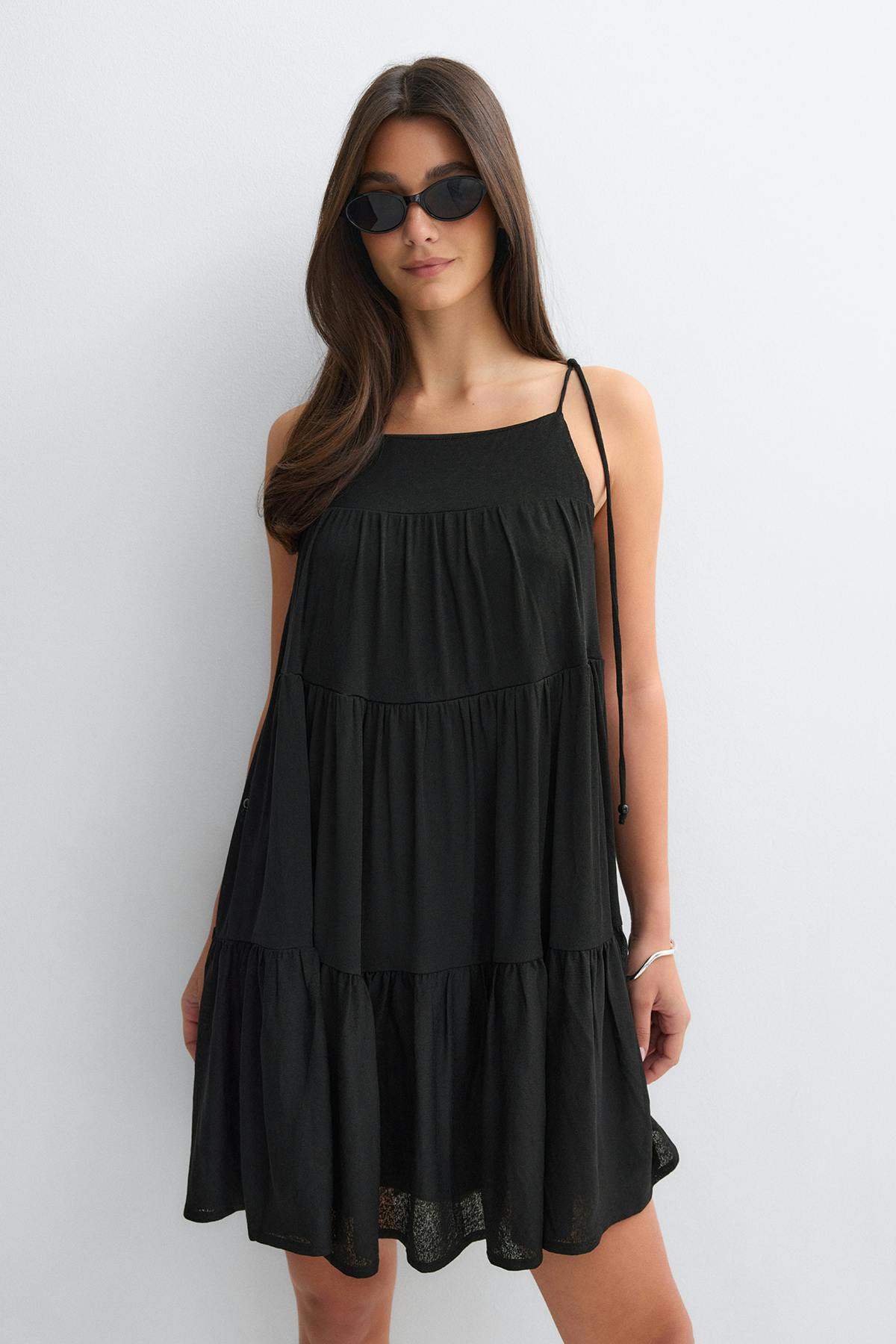 Flowy strap detail dress - Noir
