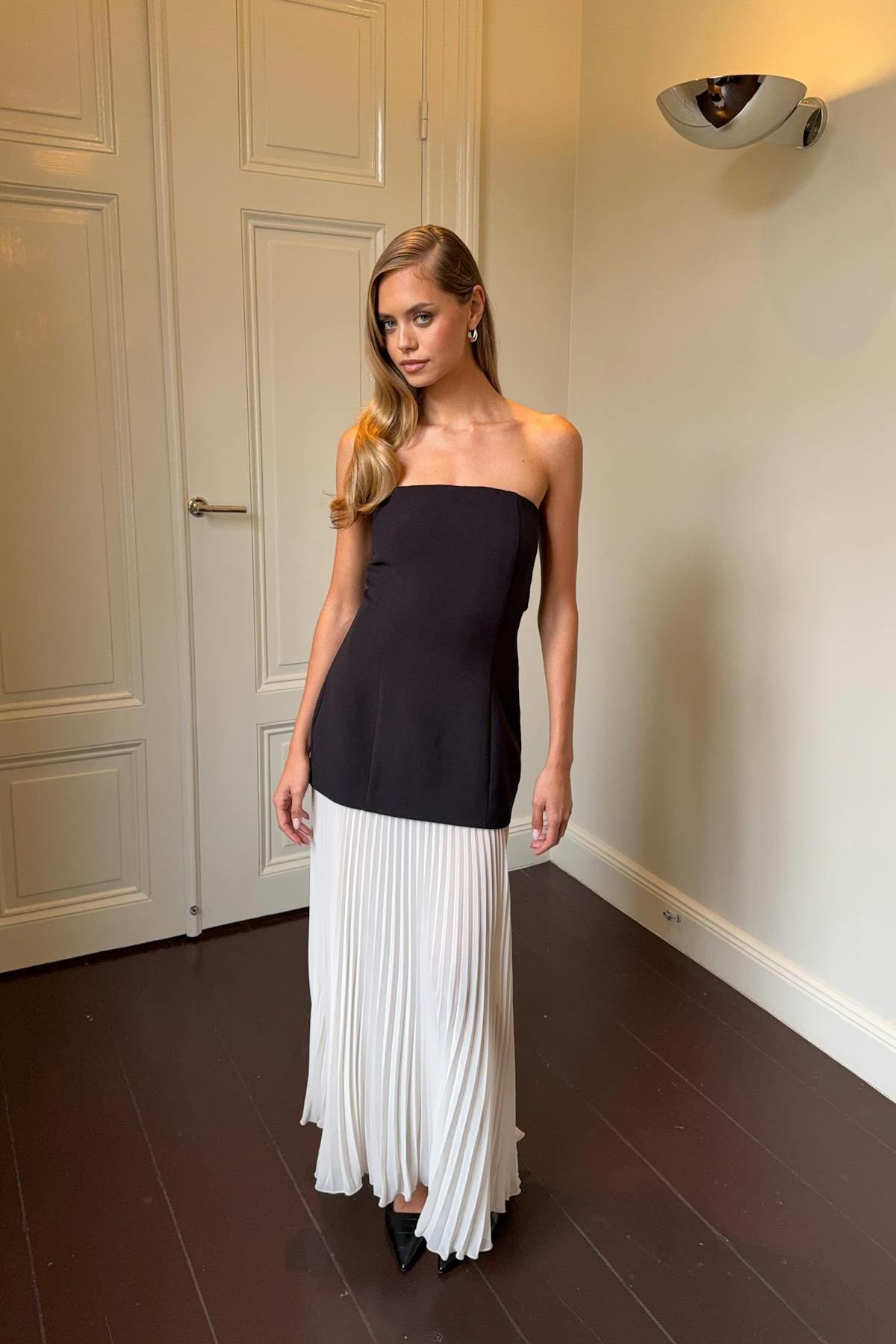 Sleeveless dropped waist dress - Black/creme