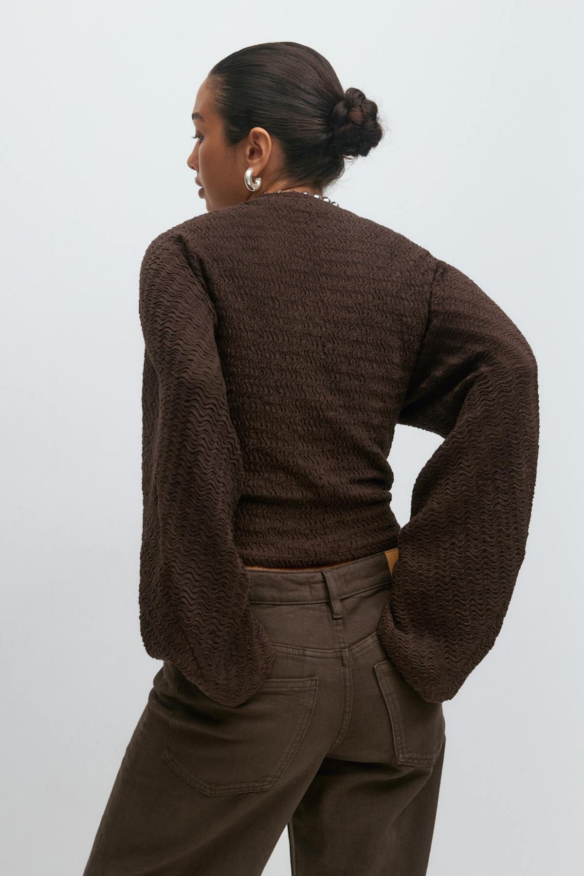 Textured wide sleeve top - Seal brown