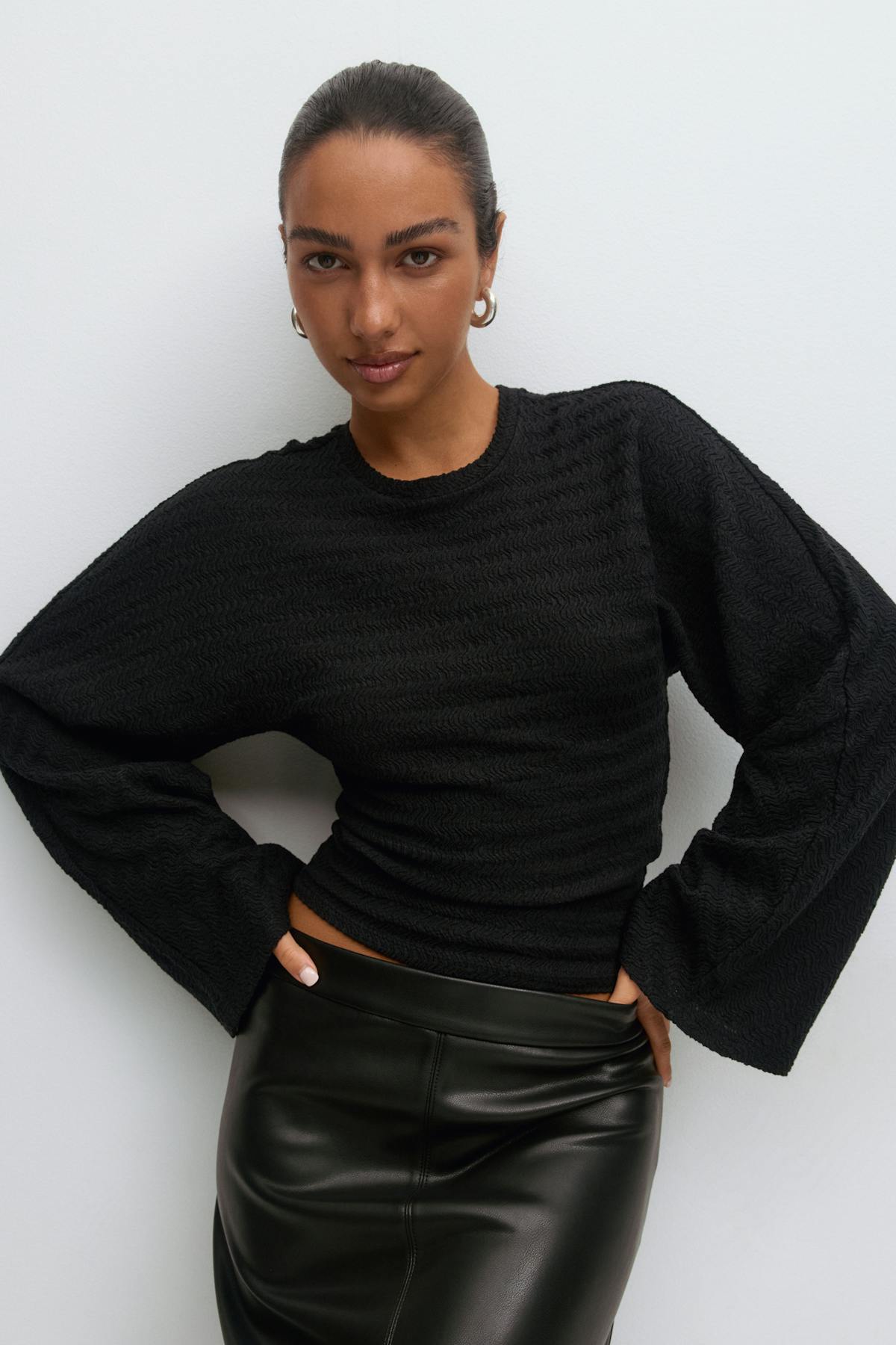 Textured wide sleeve top - Seal brown