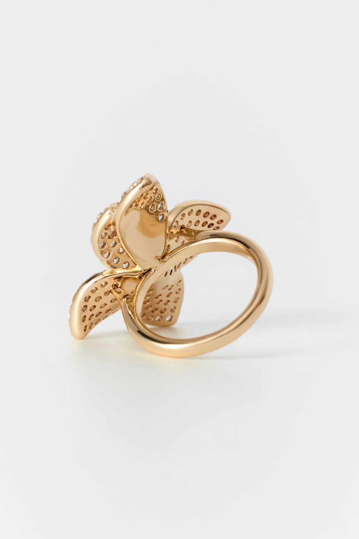 Pave flower ring