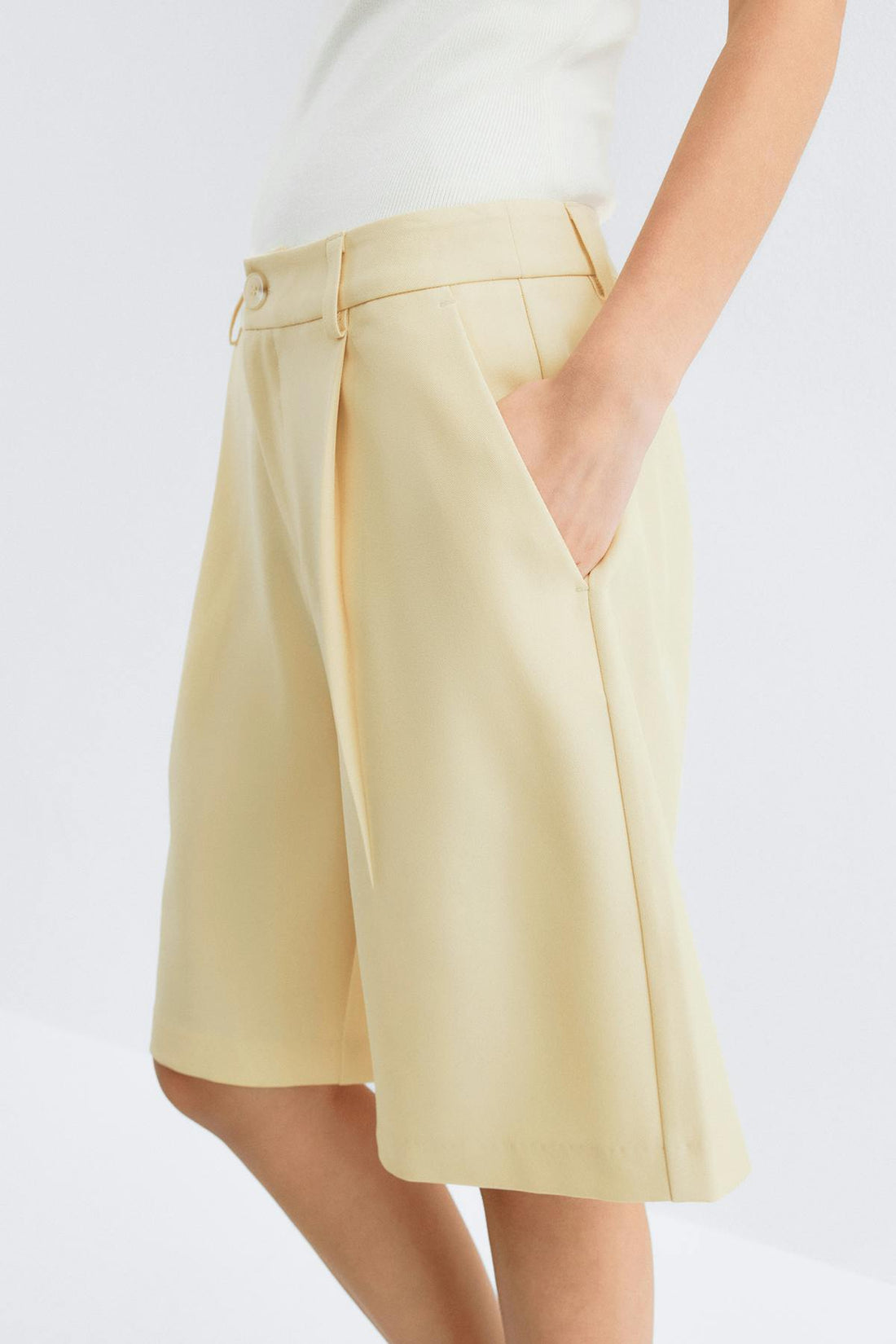 Bermuda shorts - Butter yellow
