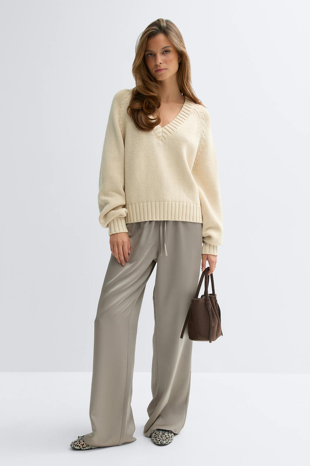 V-neck knitted sweater - Grey melange