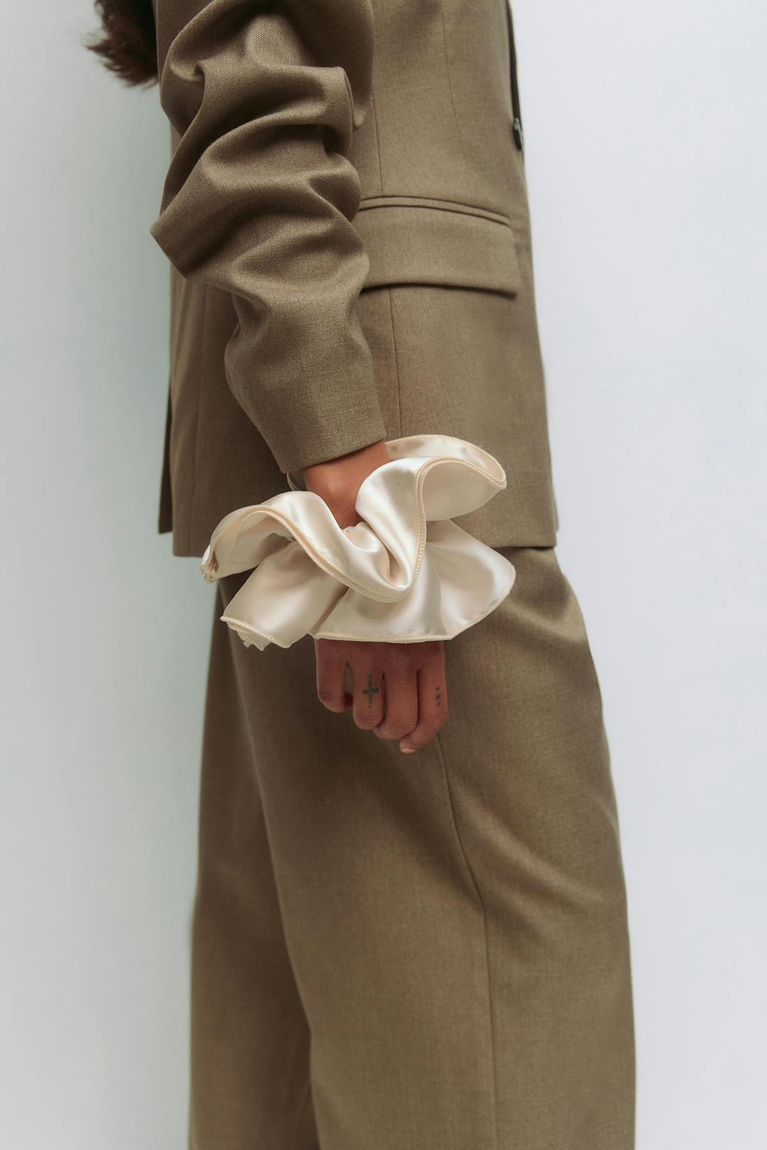 Big satin scrunchie - Blanc cassé