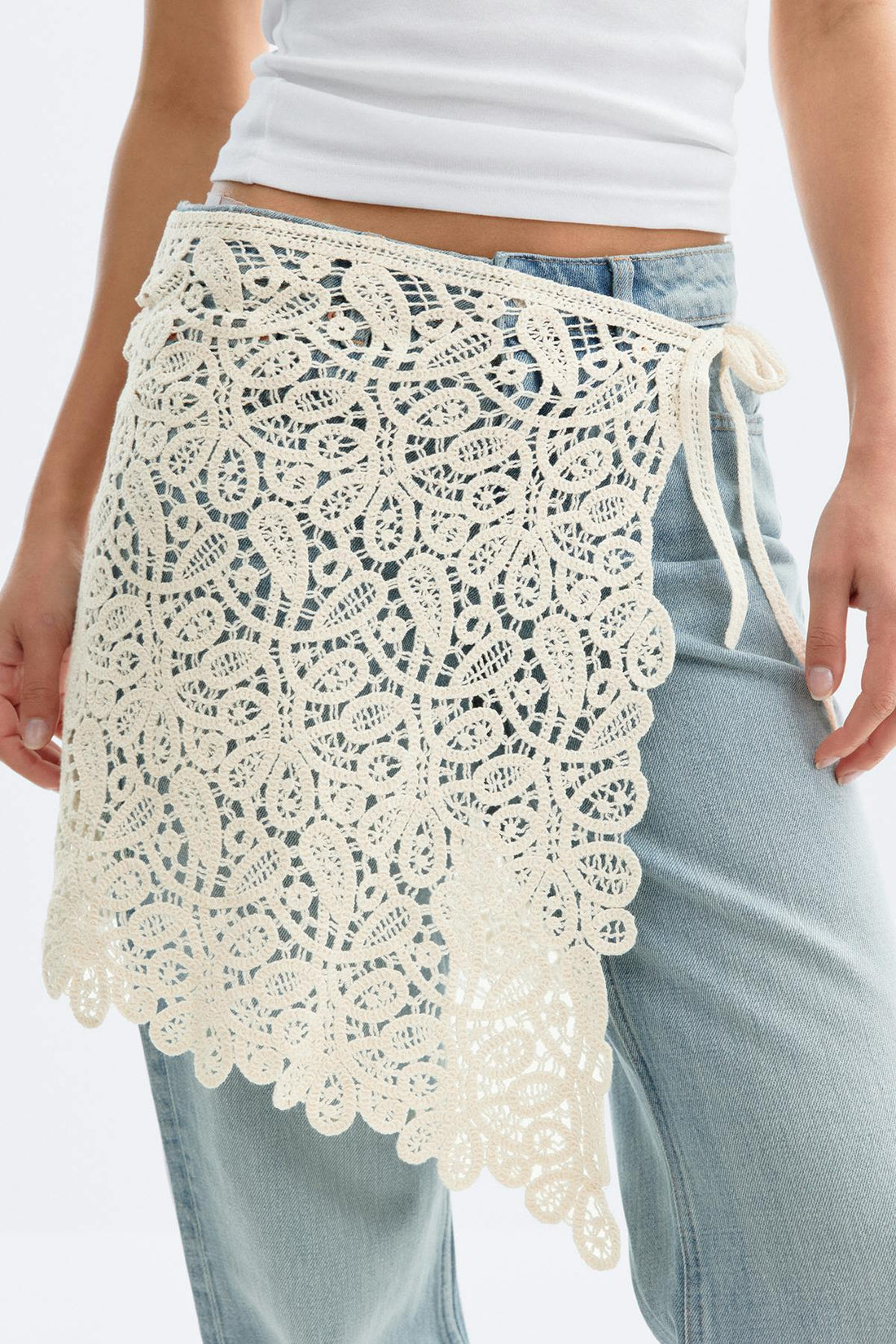Knitted crochet apron skirt - Crème