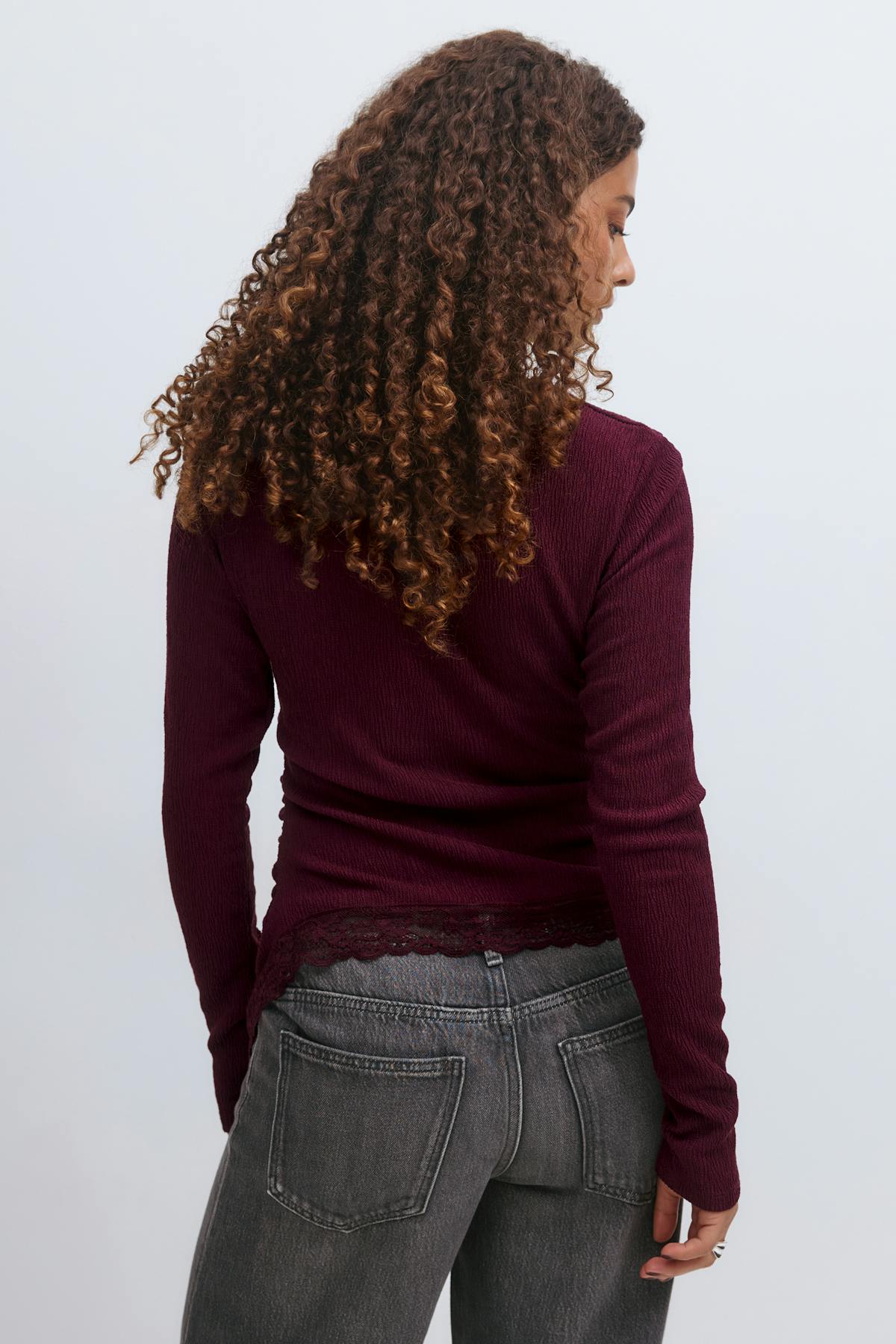 Asymmetric lace detail top - Gardenia