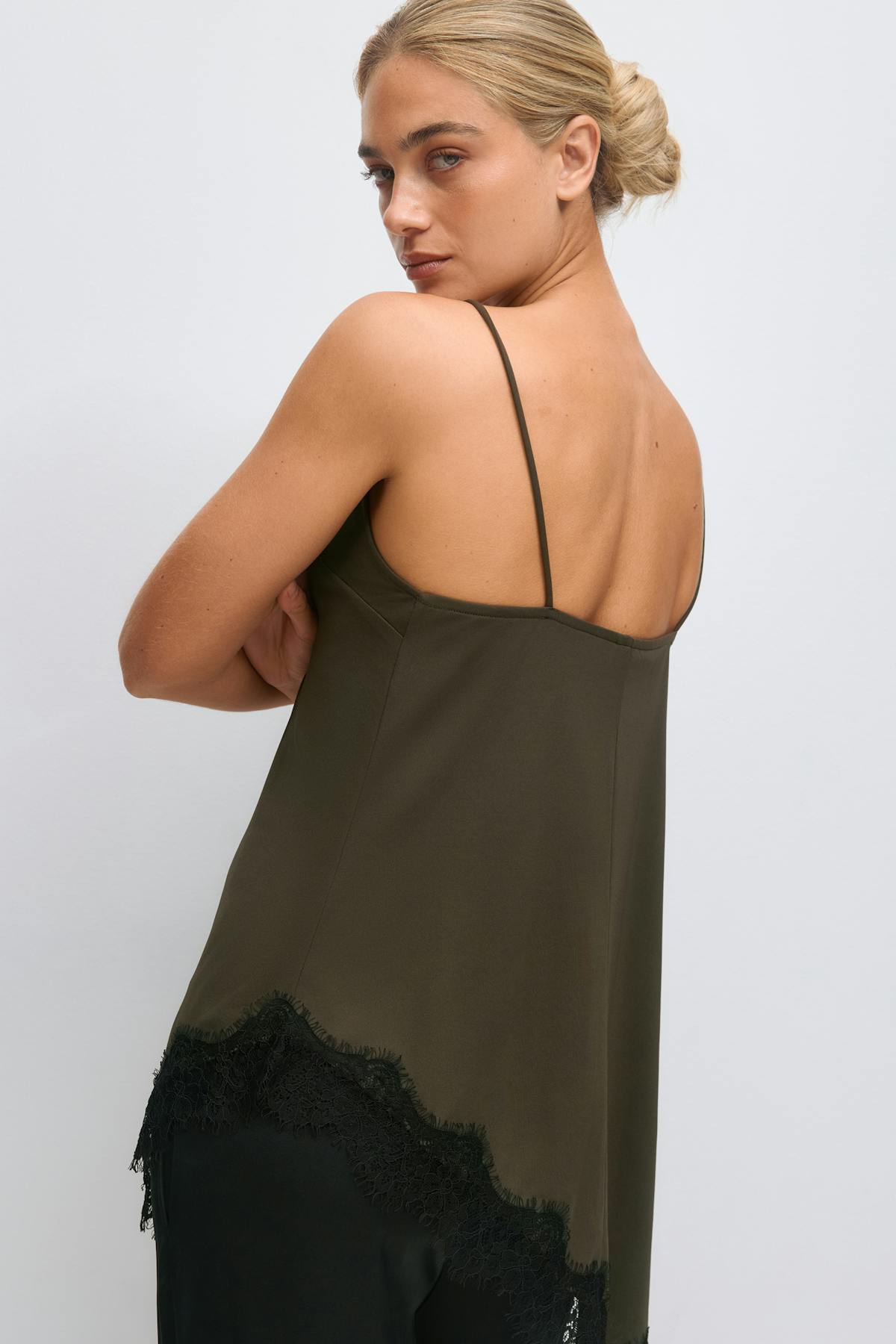 Asymmetric lace singlet - Black olive
