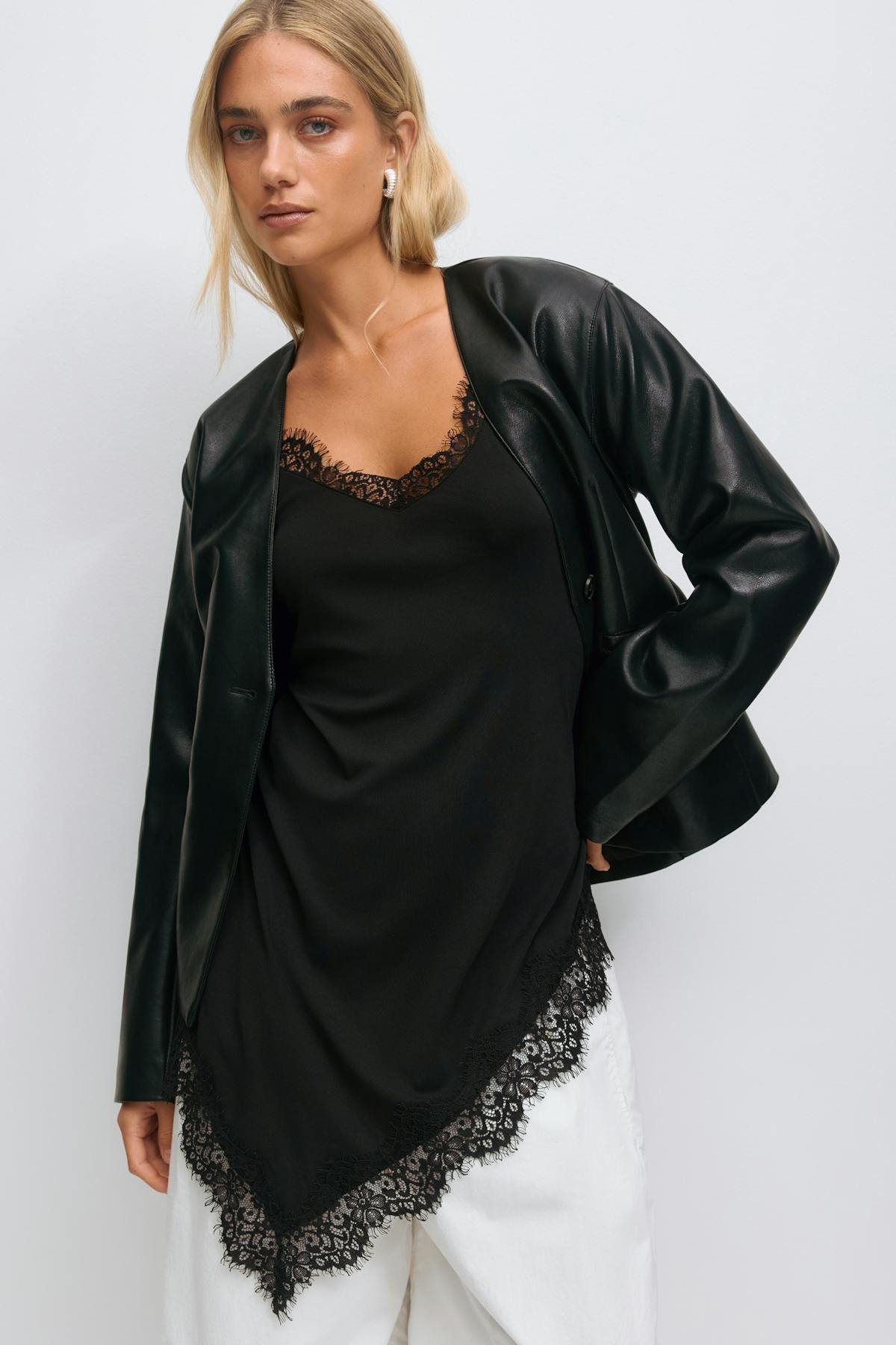 Asymmetric lace singlet - Noir