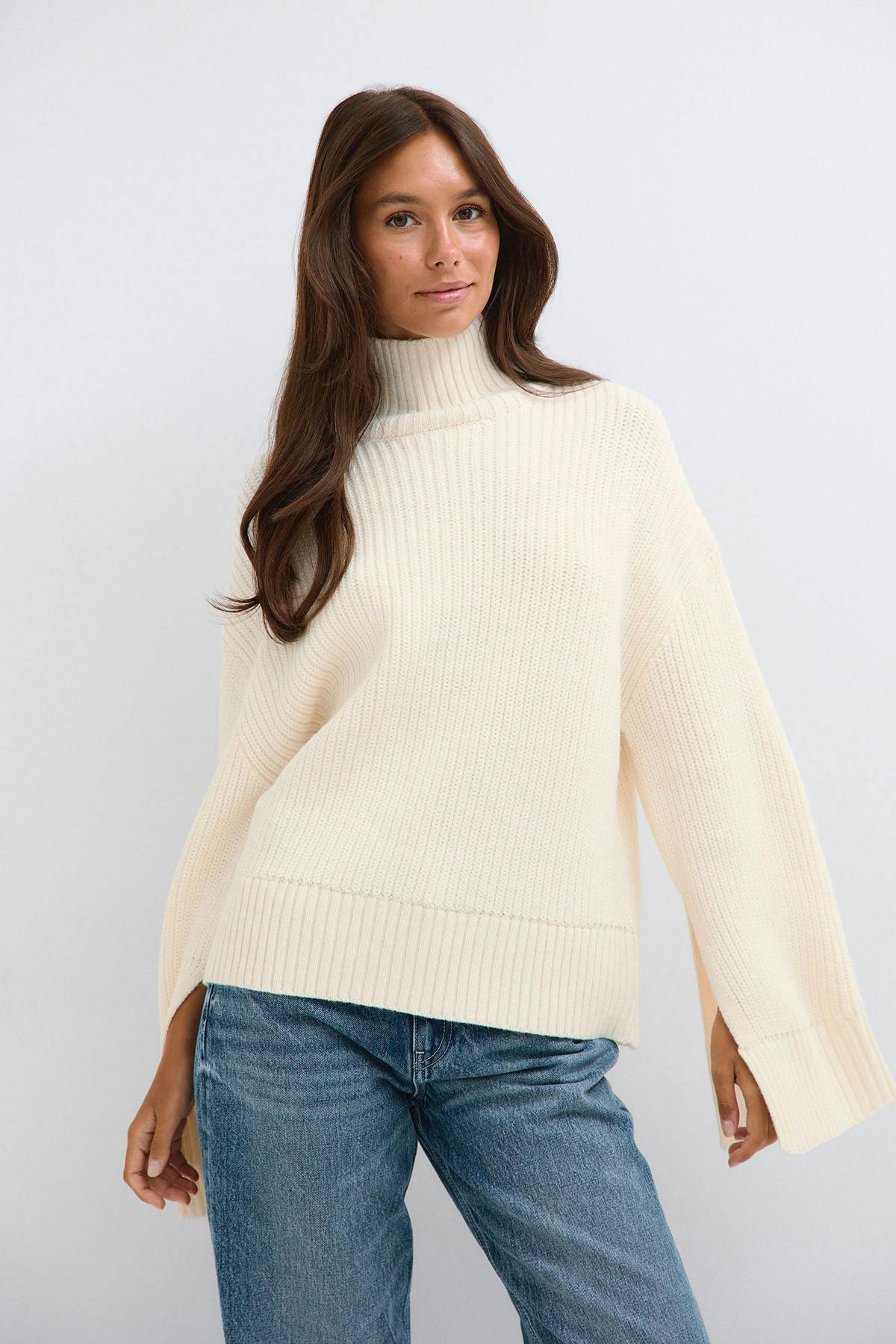 Knitted turtleneck sweater - Chocolate brown