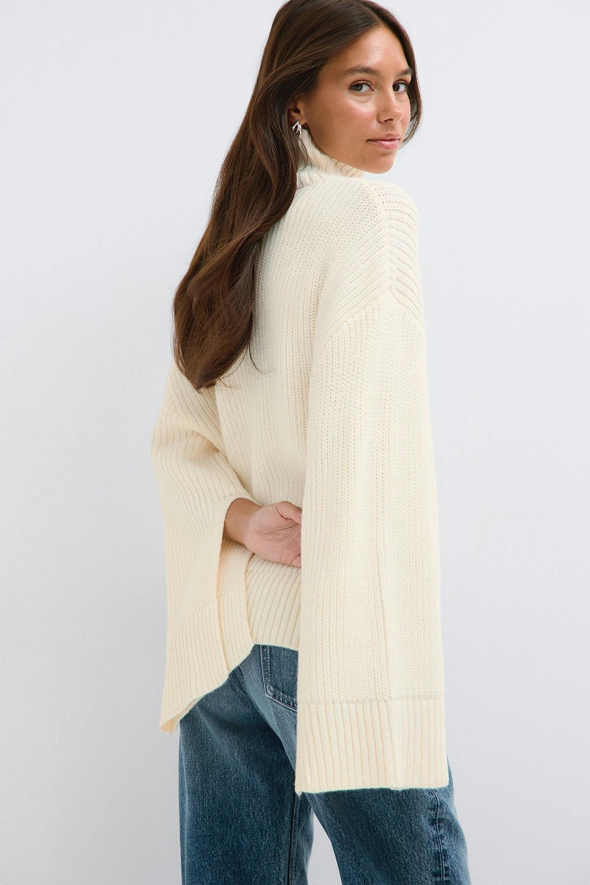 Knitted turtleneck sweater - Chocolate brown