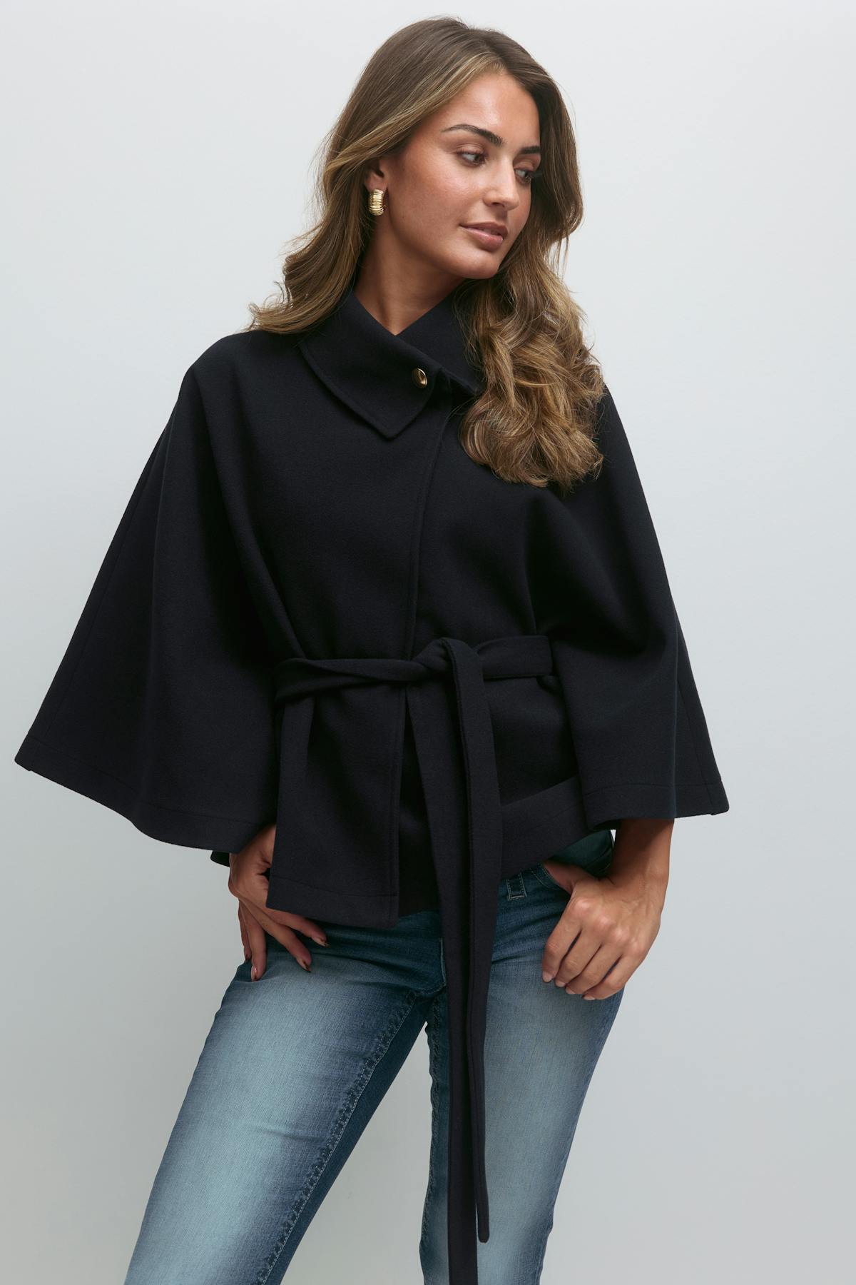 14+ belted cape