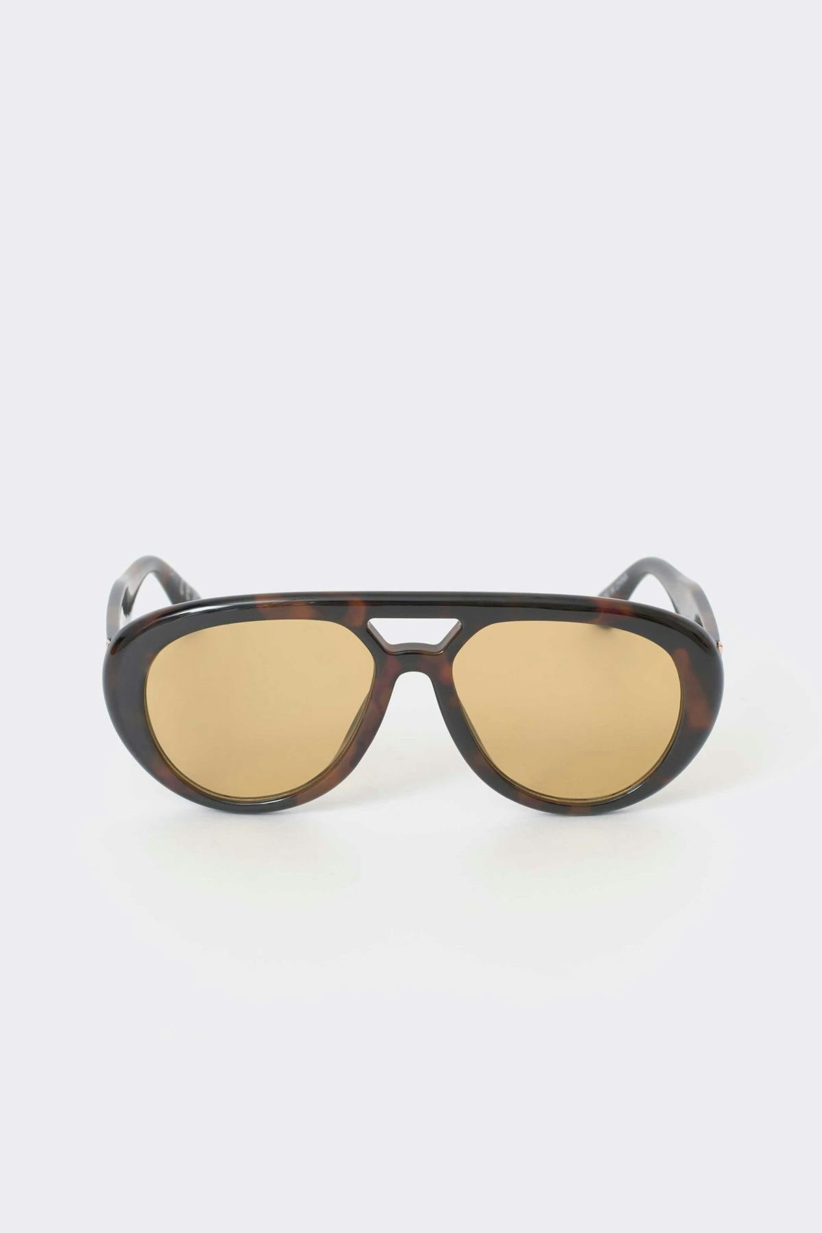 Bold aviator sunglasses