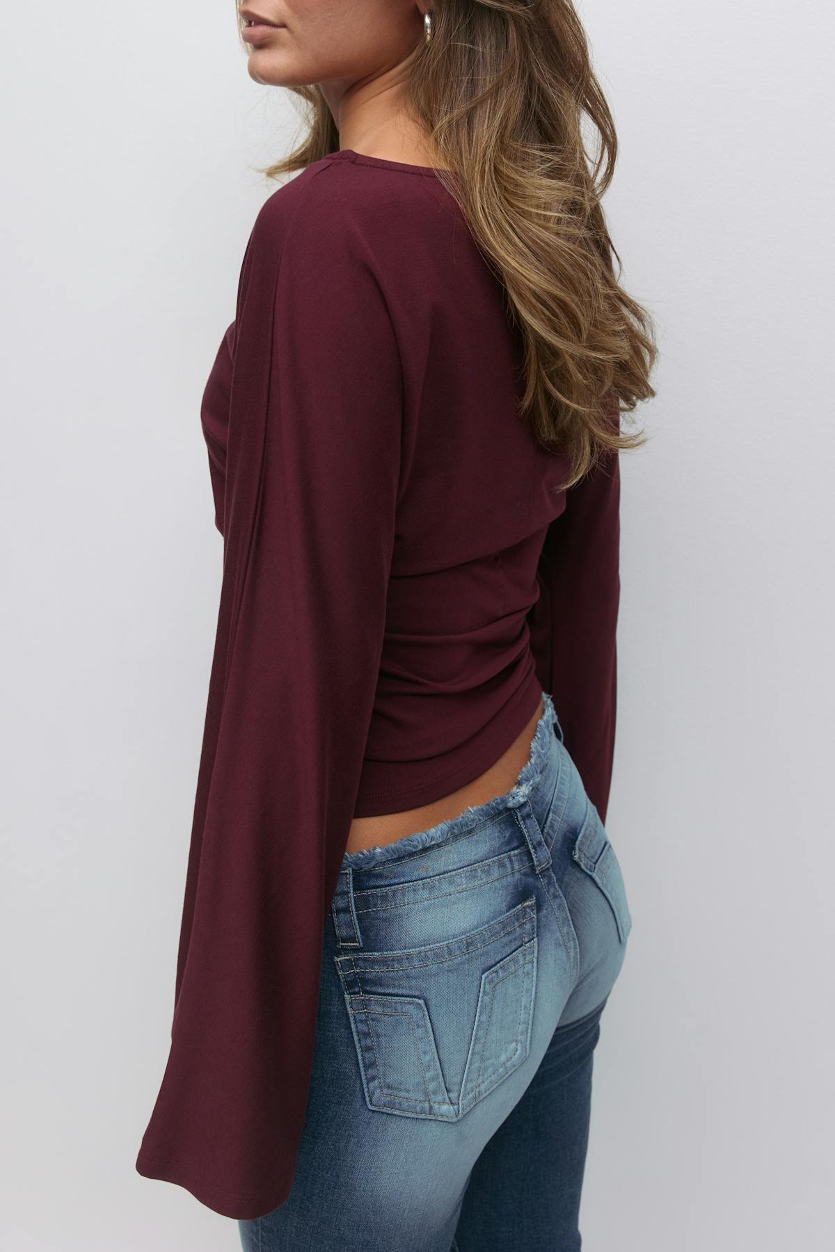 14+ fitted long sleeve top - Wine tasting