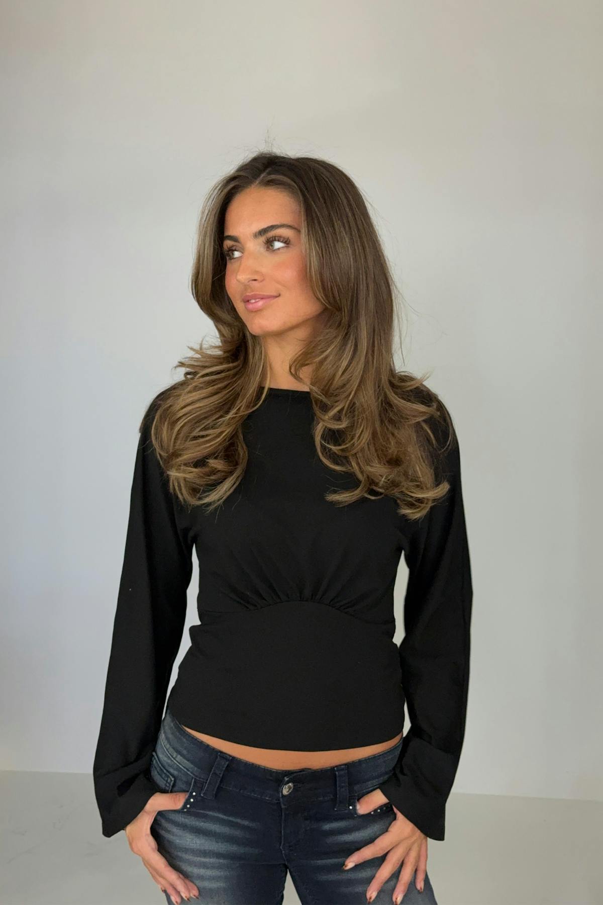 14+ fitted long sleeve top - Wine tasting