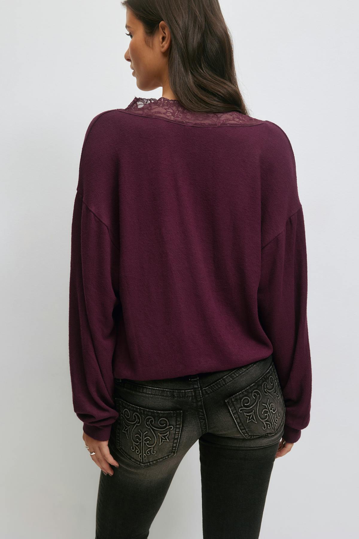 14+ lace sweater - Wine tasting