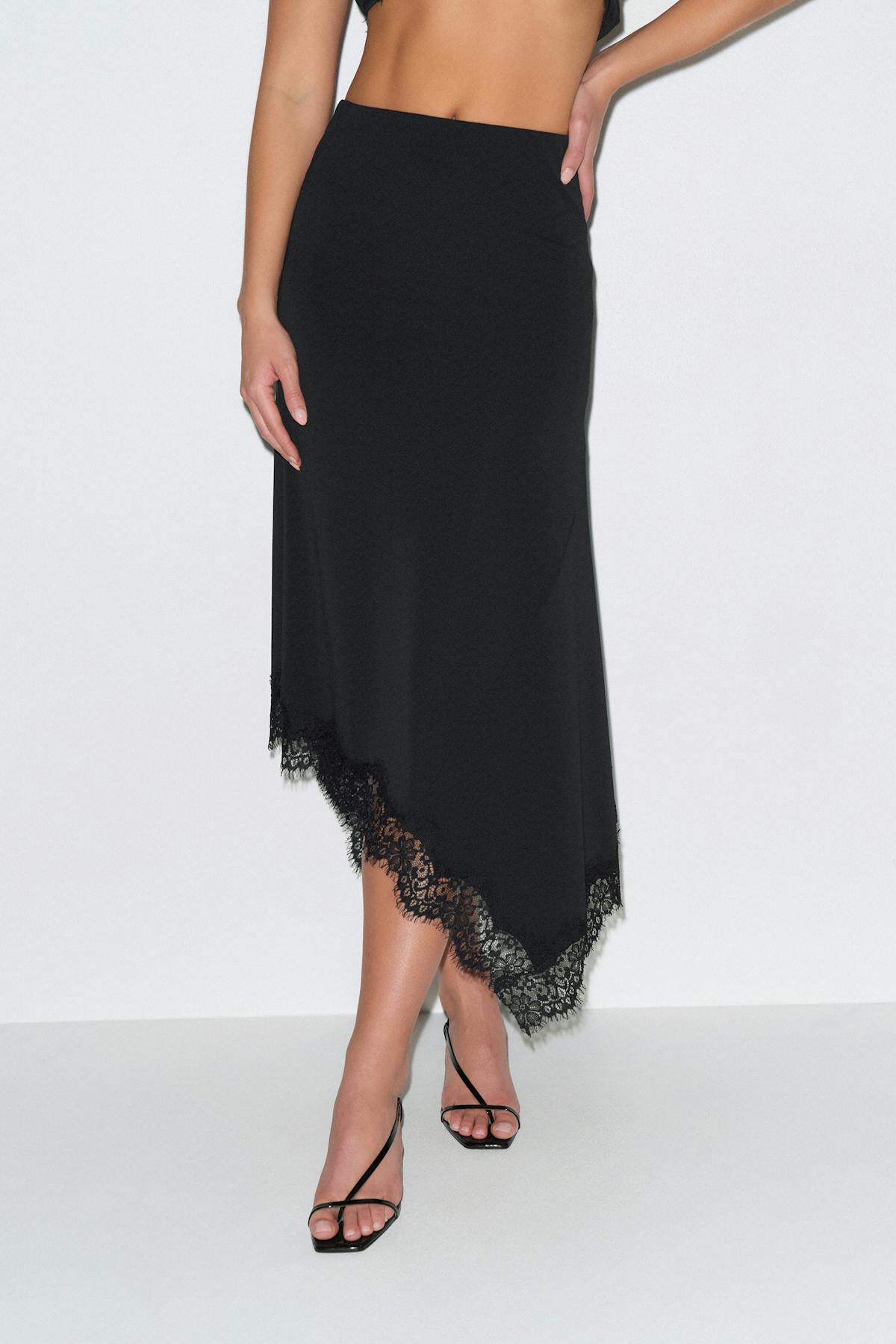 Asymmetric lace skirt - Noir