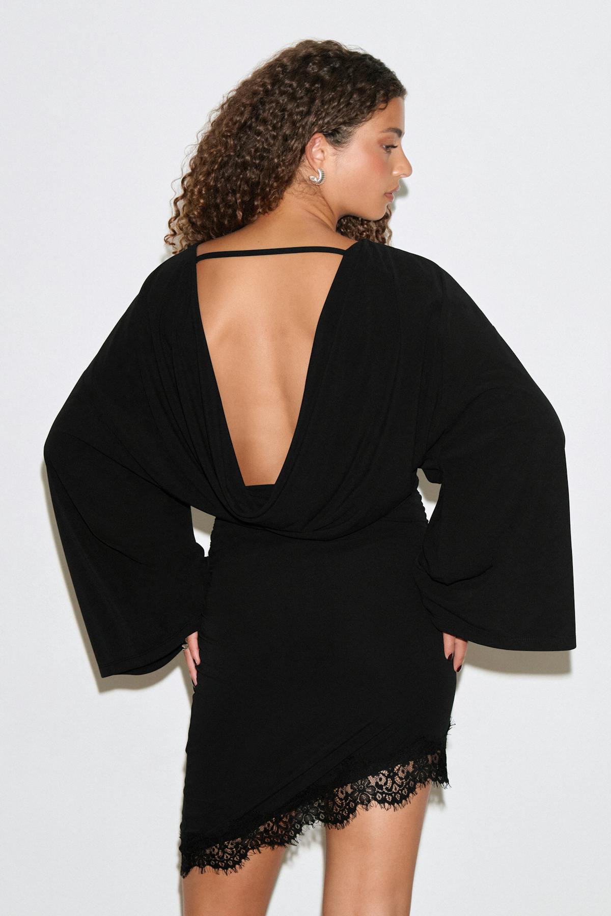 Asymmetric lace mini dress - Noir