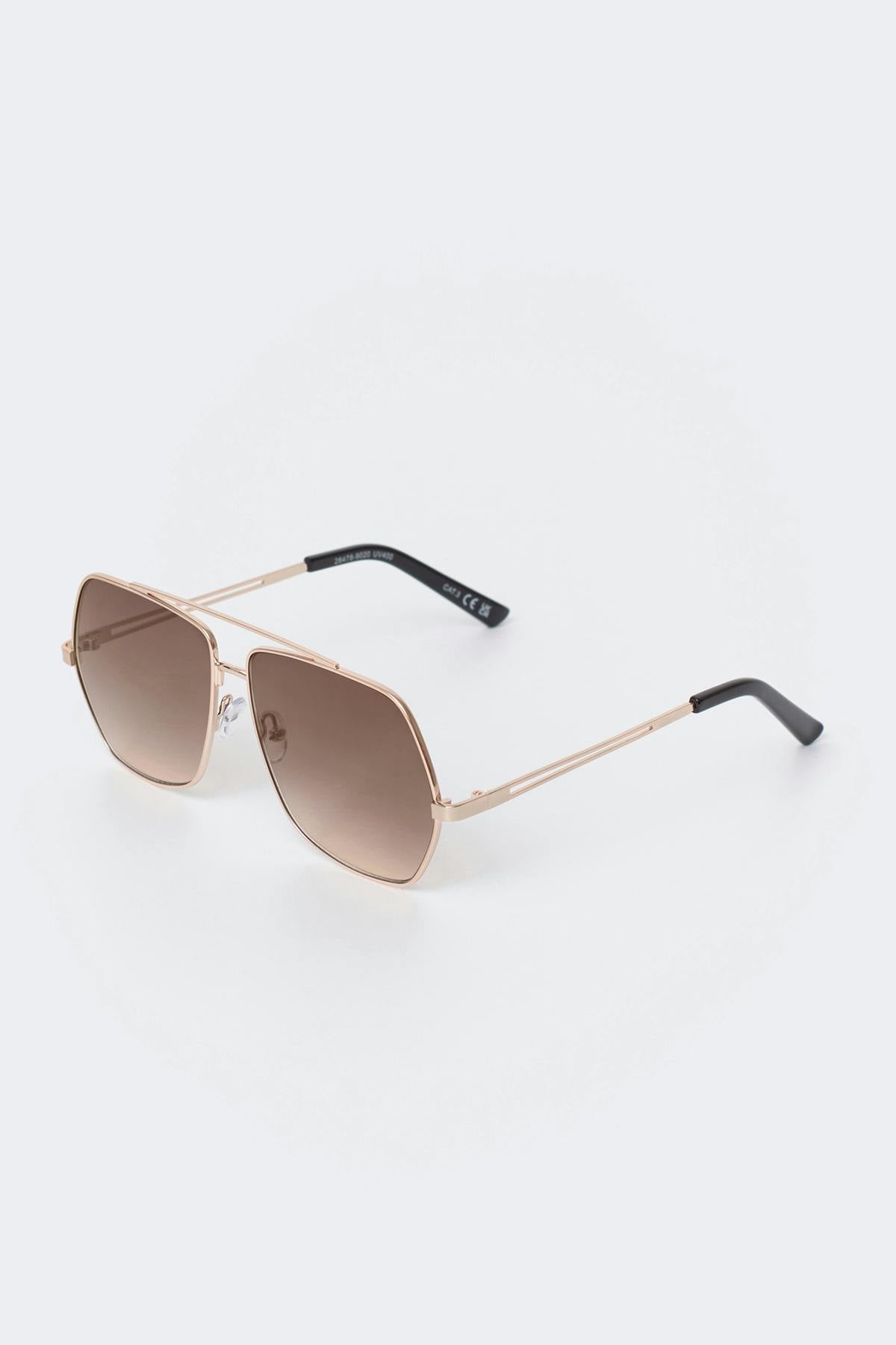 Metal frame aviator sunglasses