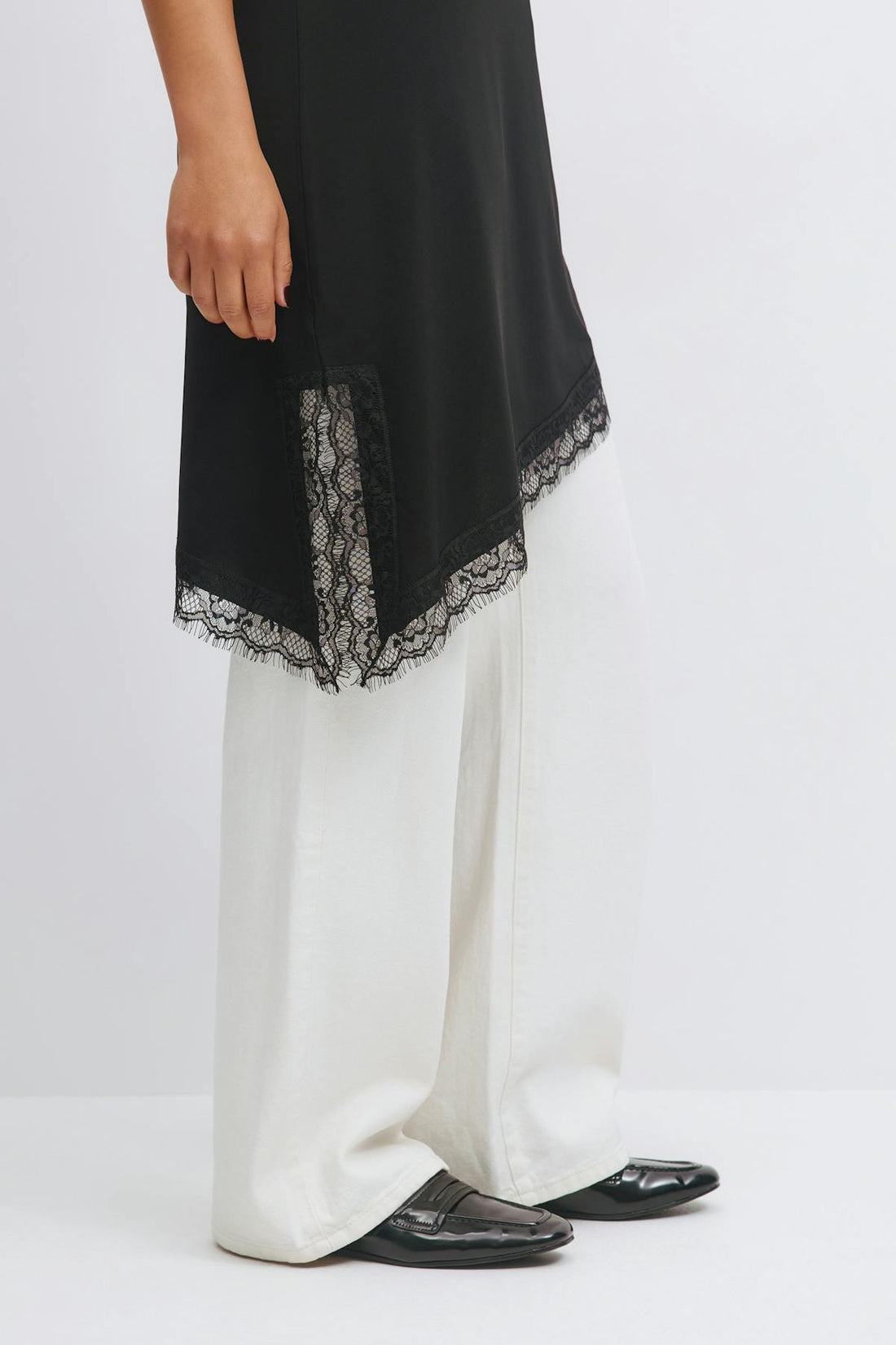Asymmetric lace detail tunic - Noir