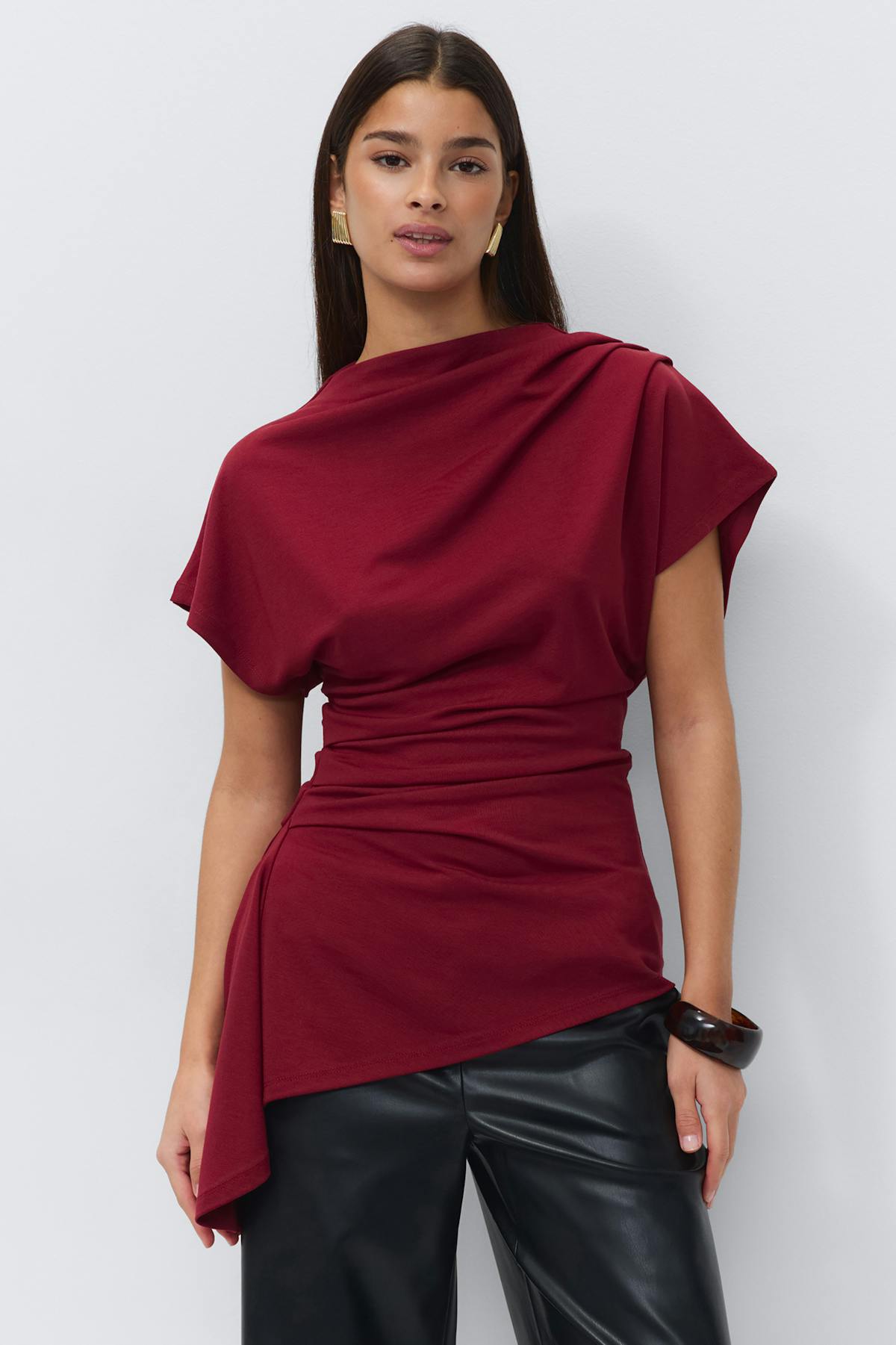 Asymmetric funnel neck top - Noir