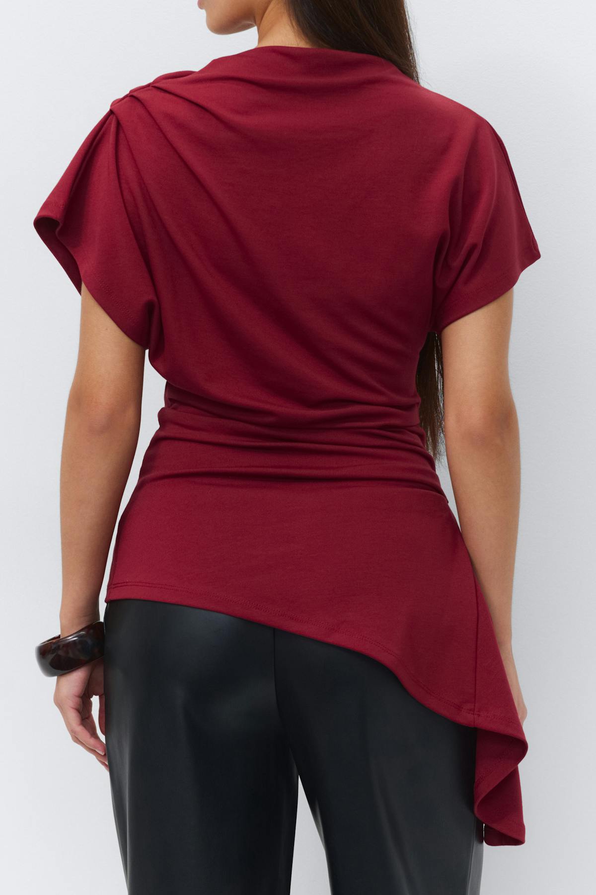 Asymmetric funnel neck top - Pomegranate