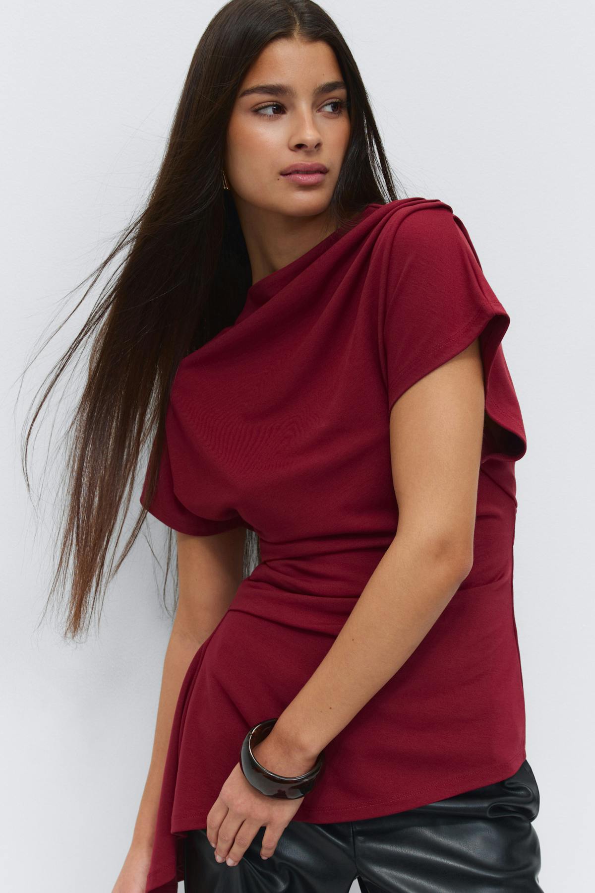 Asymmetric funnel neck top - Pomegranate