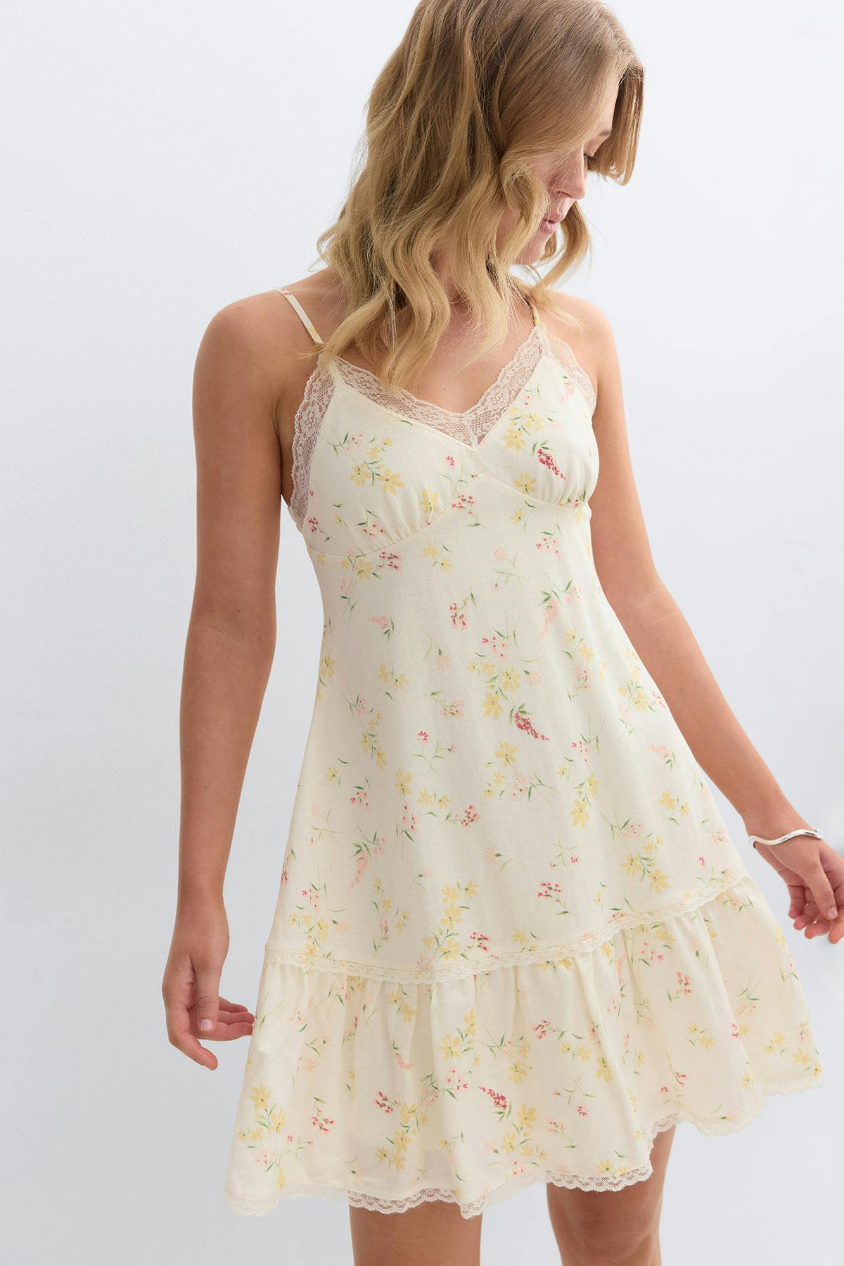 Lace detail strap dress - Gardenia