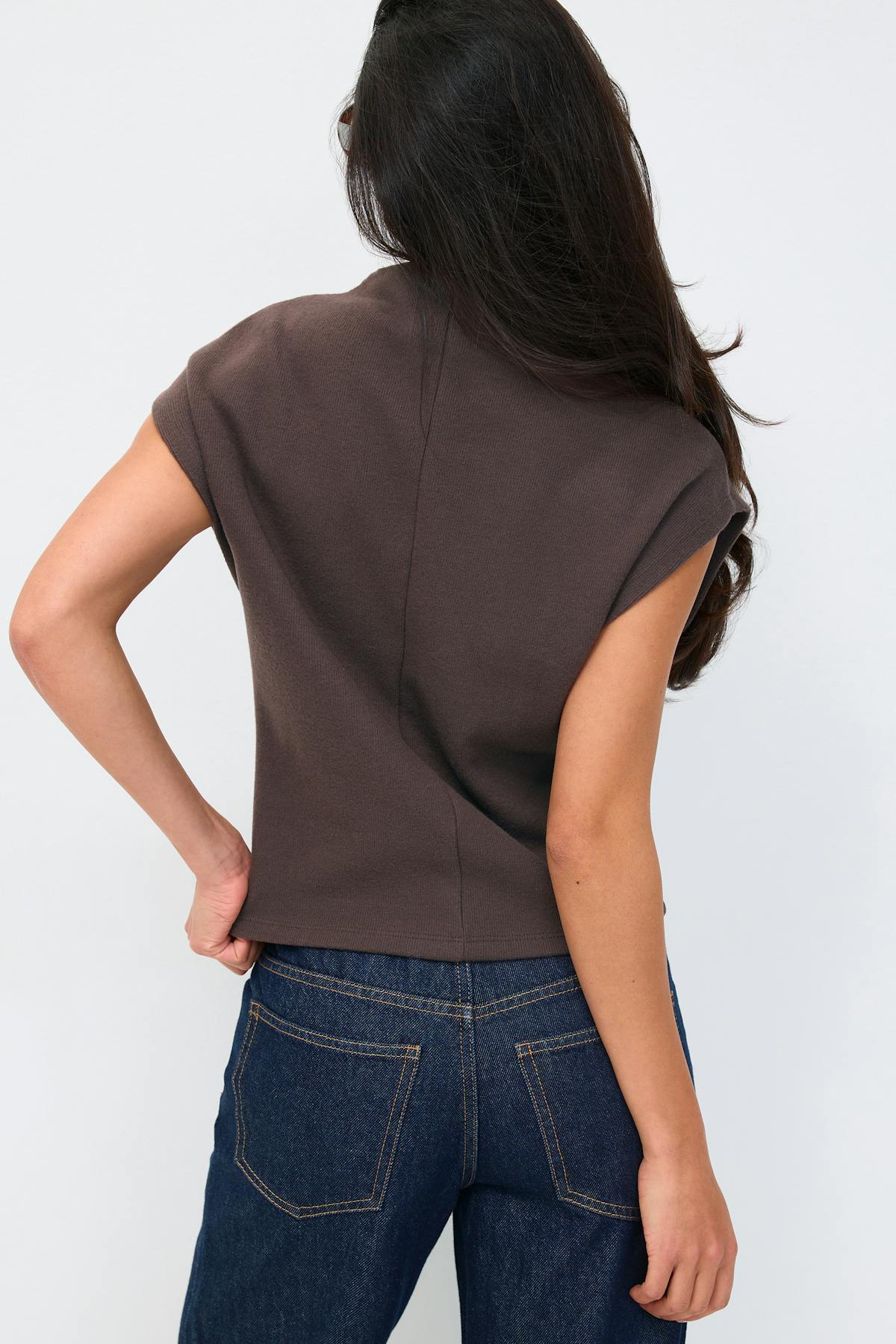 Soft funnel neck top - Seal brown