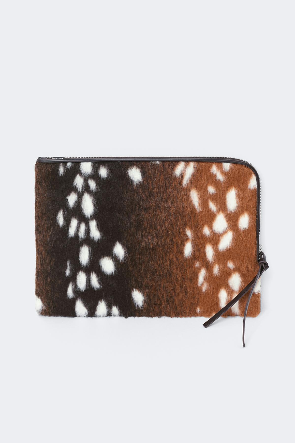 Hair - on laptop case - Leo