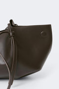Strap handle tote bag