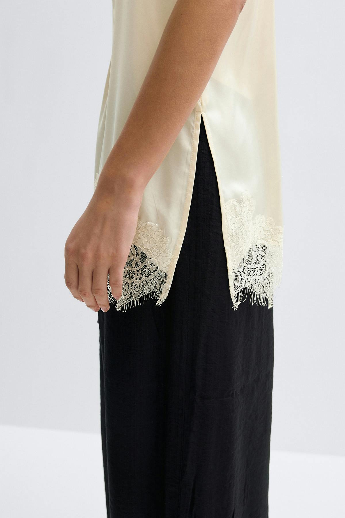 Lace singlet - Buttercream