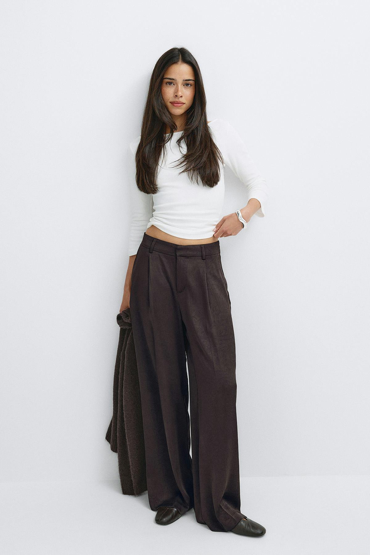Pleated satin trousers - Marron foncé