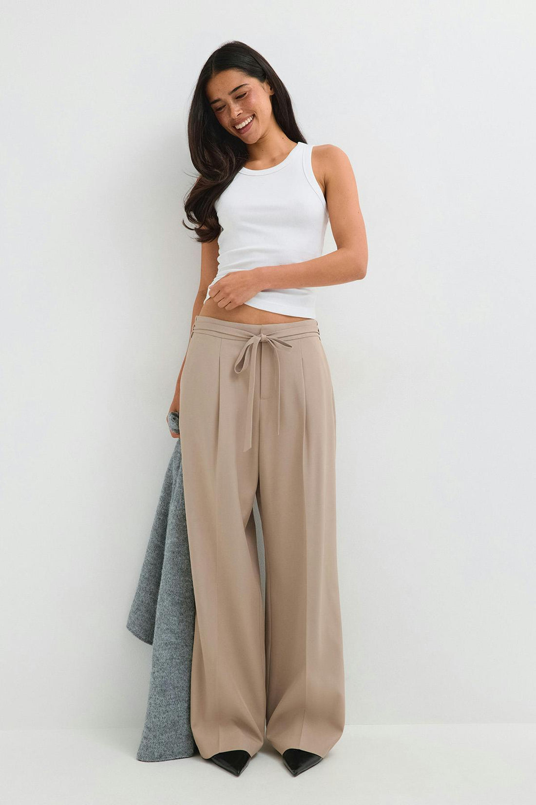Mid waist belted trousers - Beige