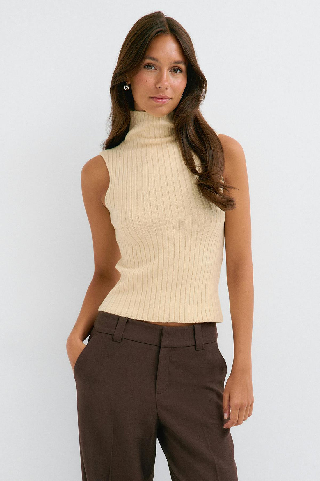 Sleeveless knitted top - Vanilla