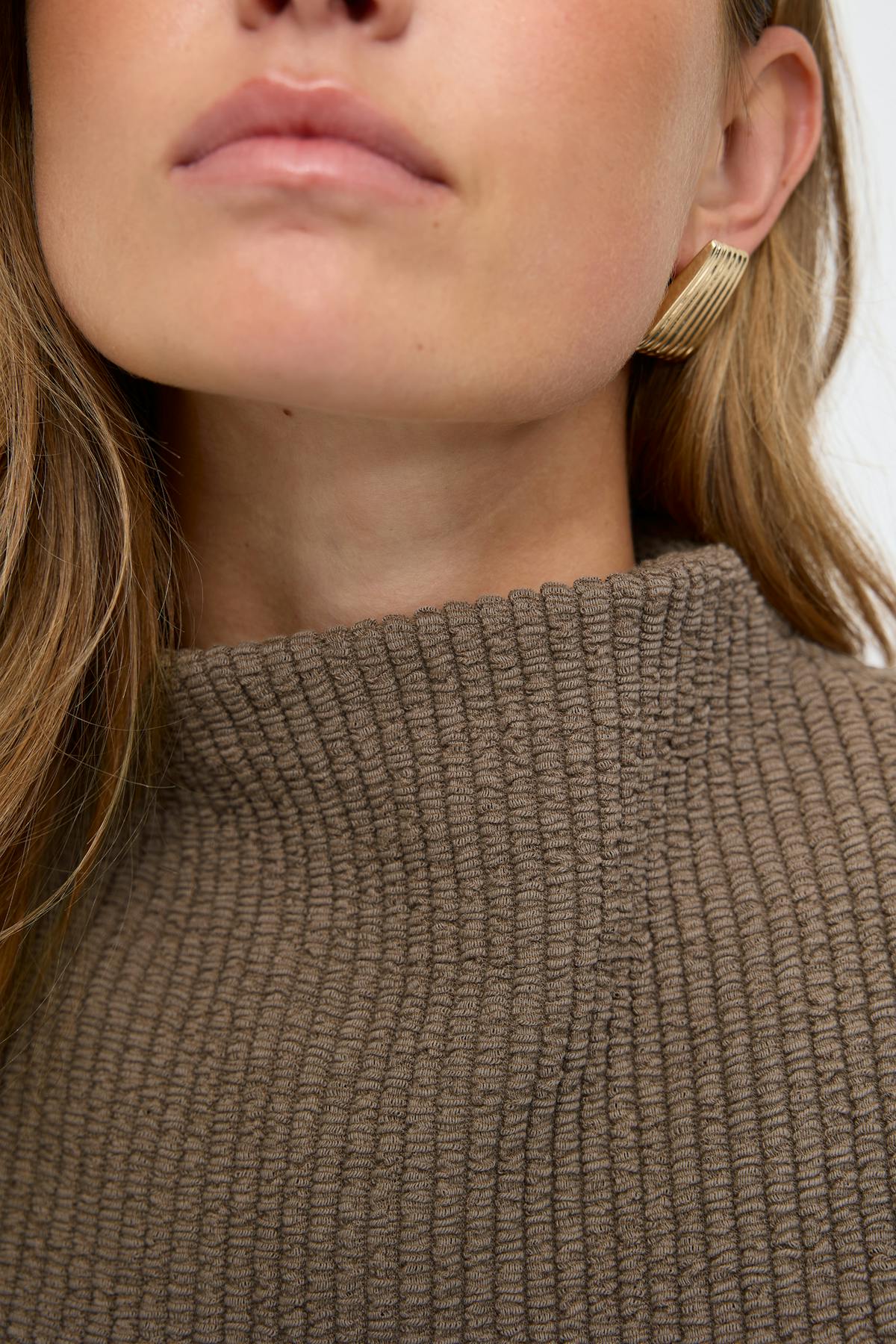 Funnel neck top - Falcon
