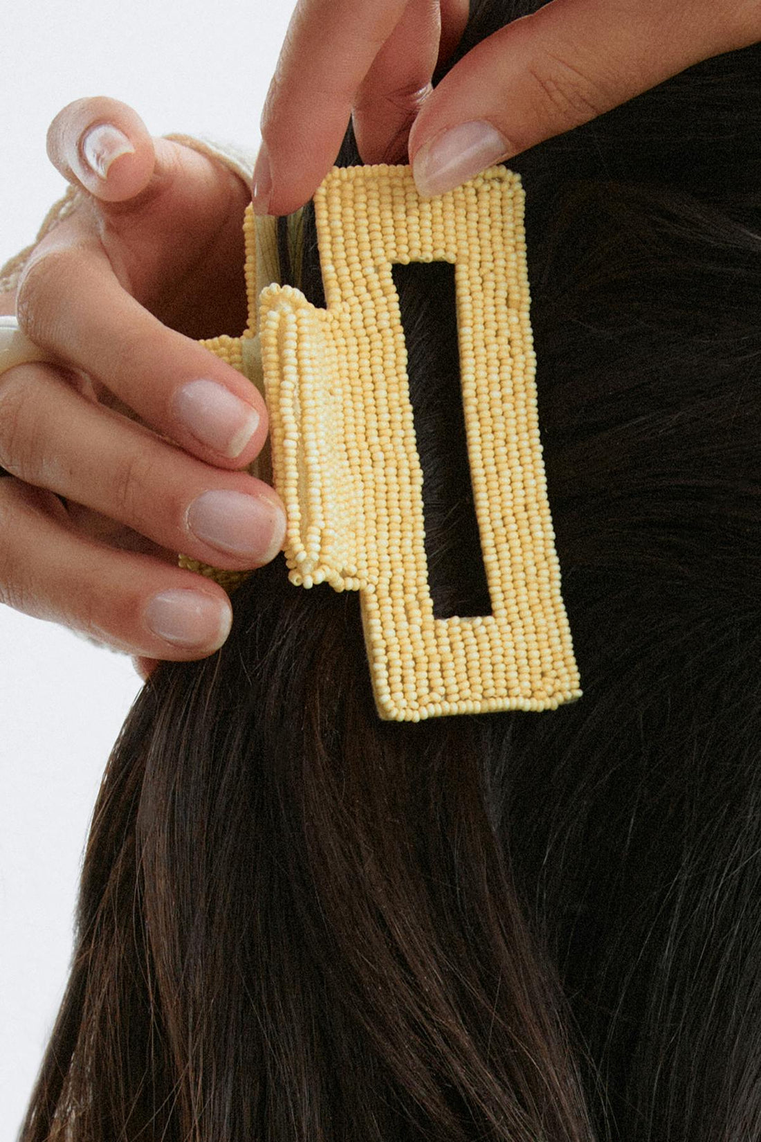 Beaded hair clip - Butter yellow