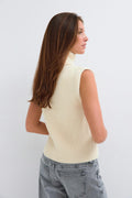 Chunky turtleneck knitted vest - Almond milk