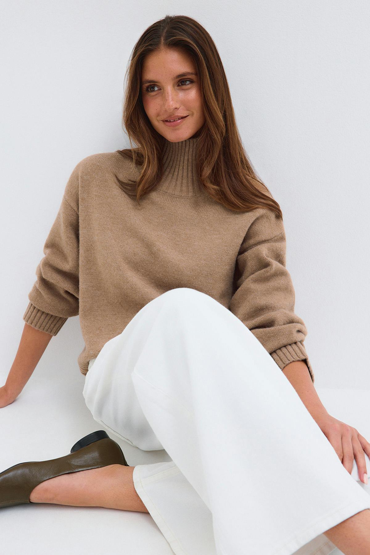 Knitted turtleneck sweater - Surf the web