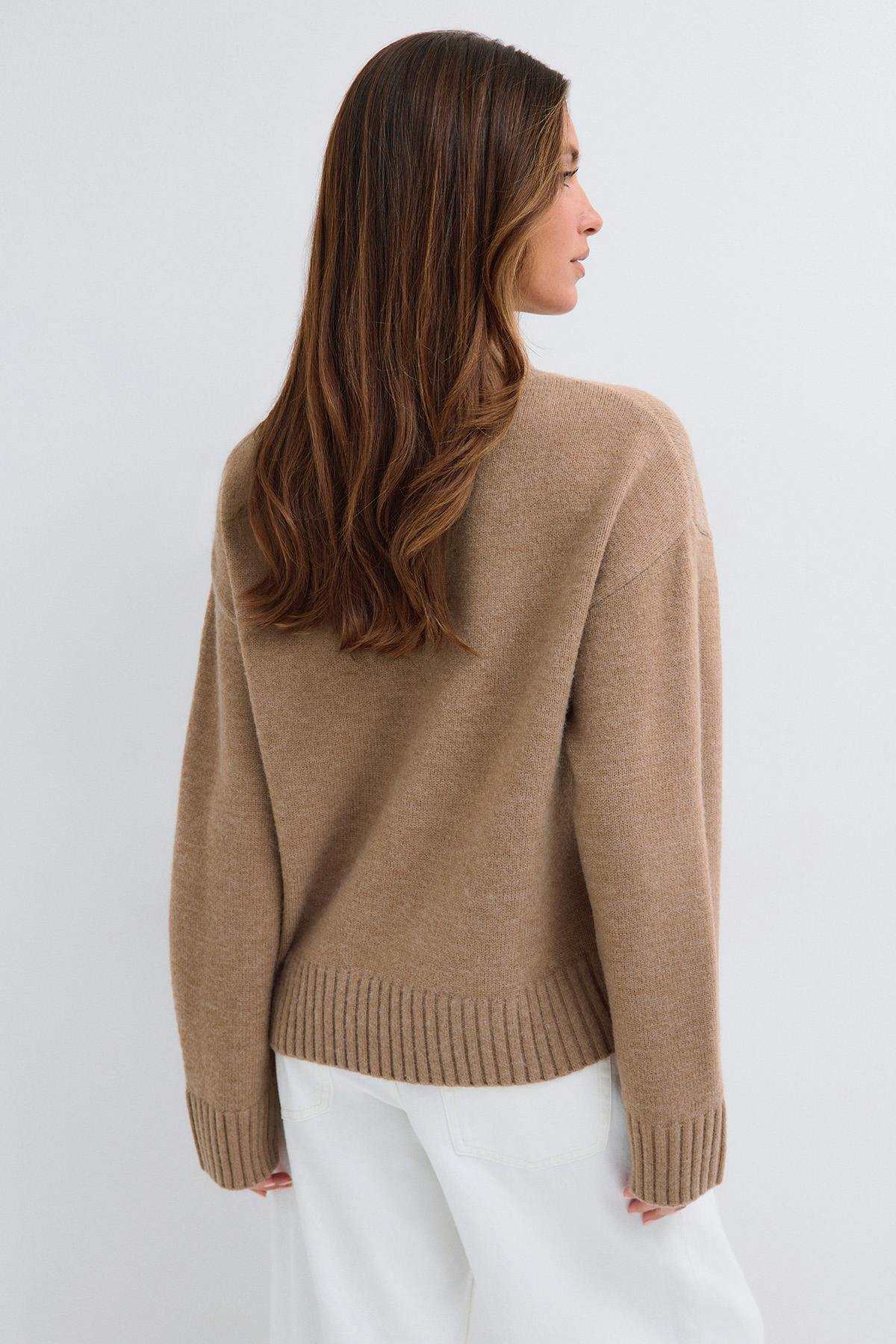 Knitted turtleneck sweater - Surf the web